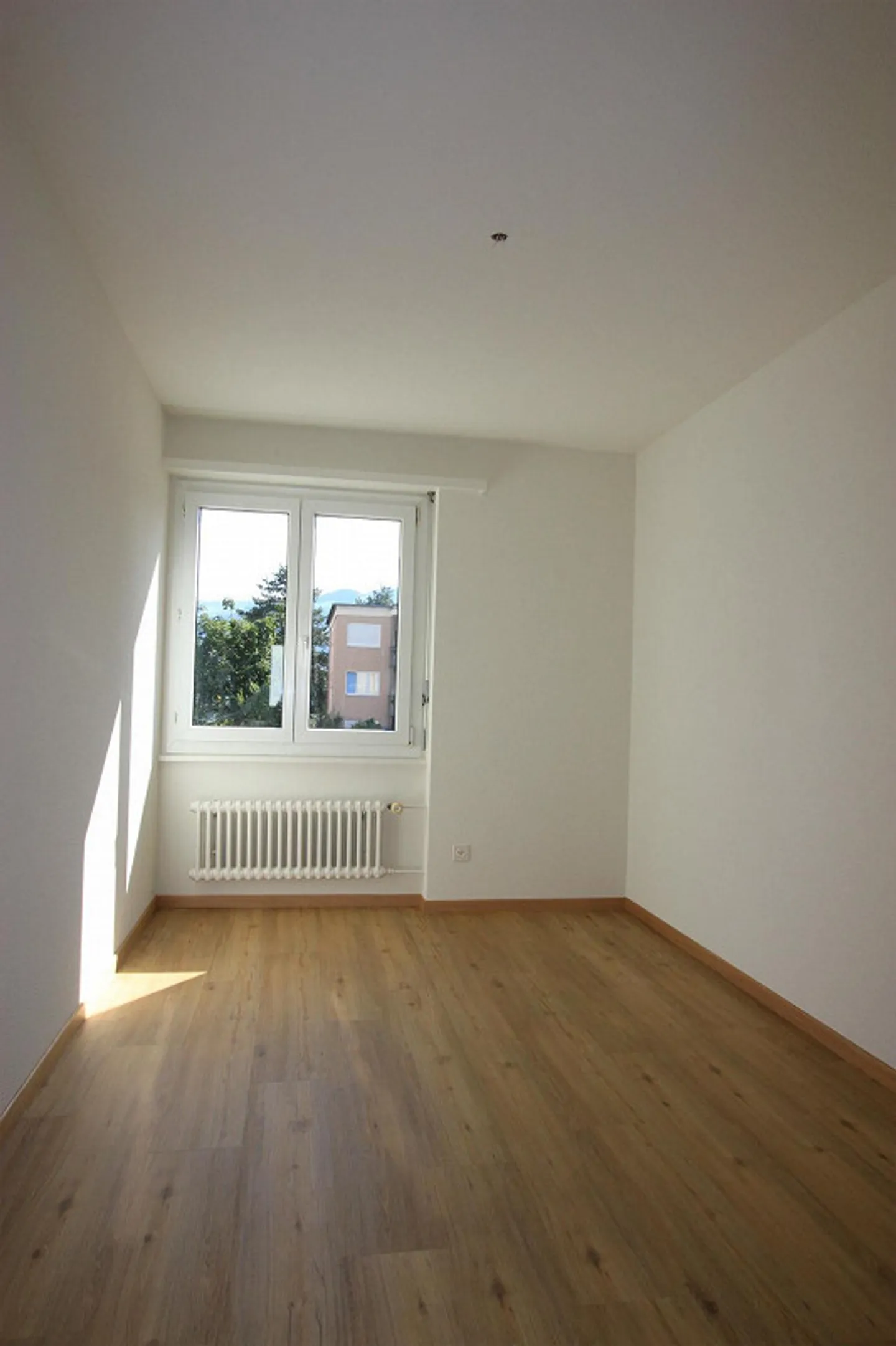 Modern Apartment with Pool - Photo 4 of 9