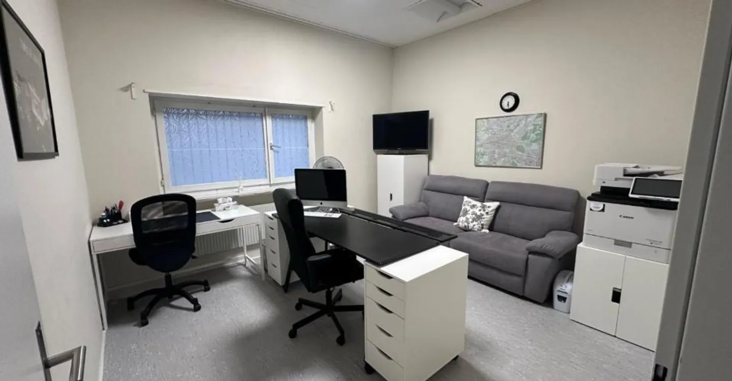 Geräumige Büro/Atelierfläche - Foto 4 von 5