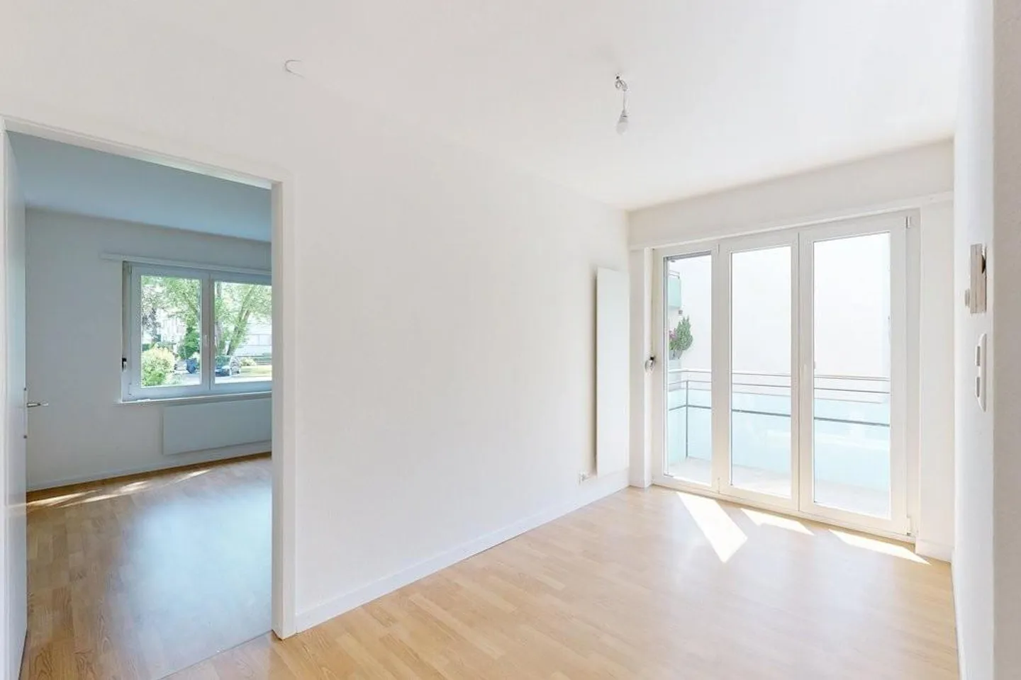 Bright Apartment with Balcony - Photo 3 of 12