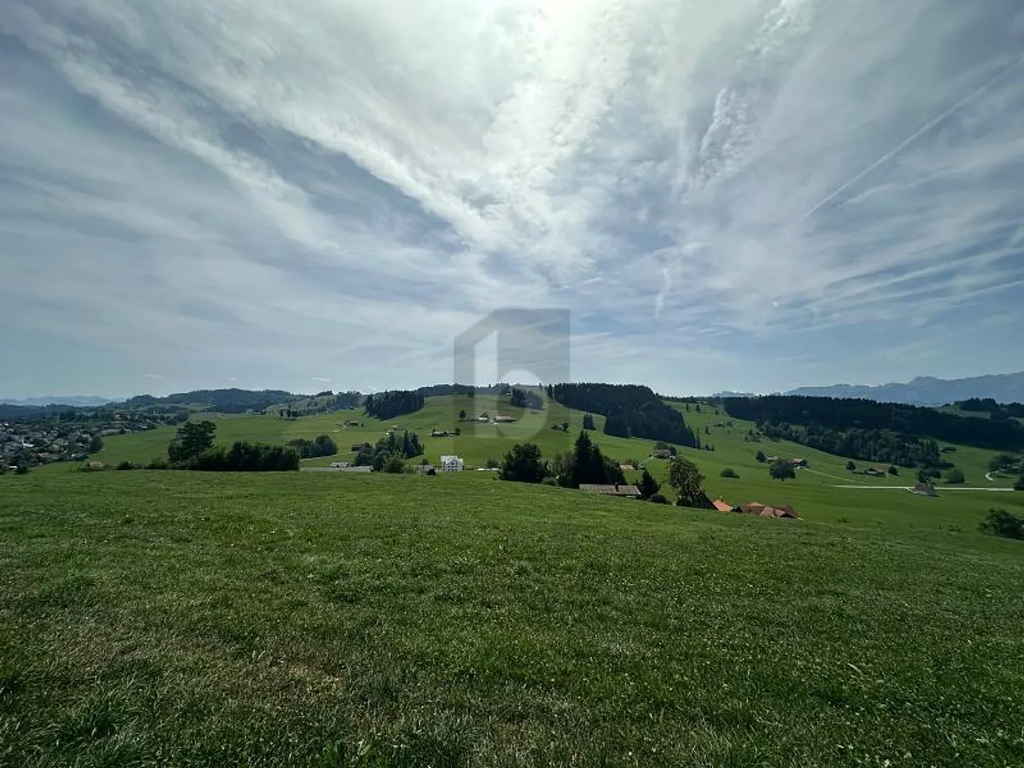 EXKLUSIVE MIT UNVERBAUBARER WEITSICHT - Photo 1 sur 2