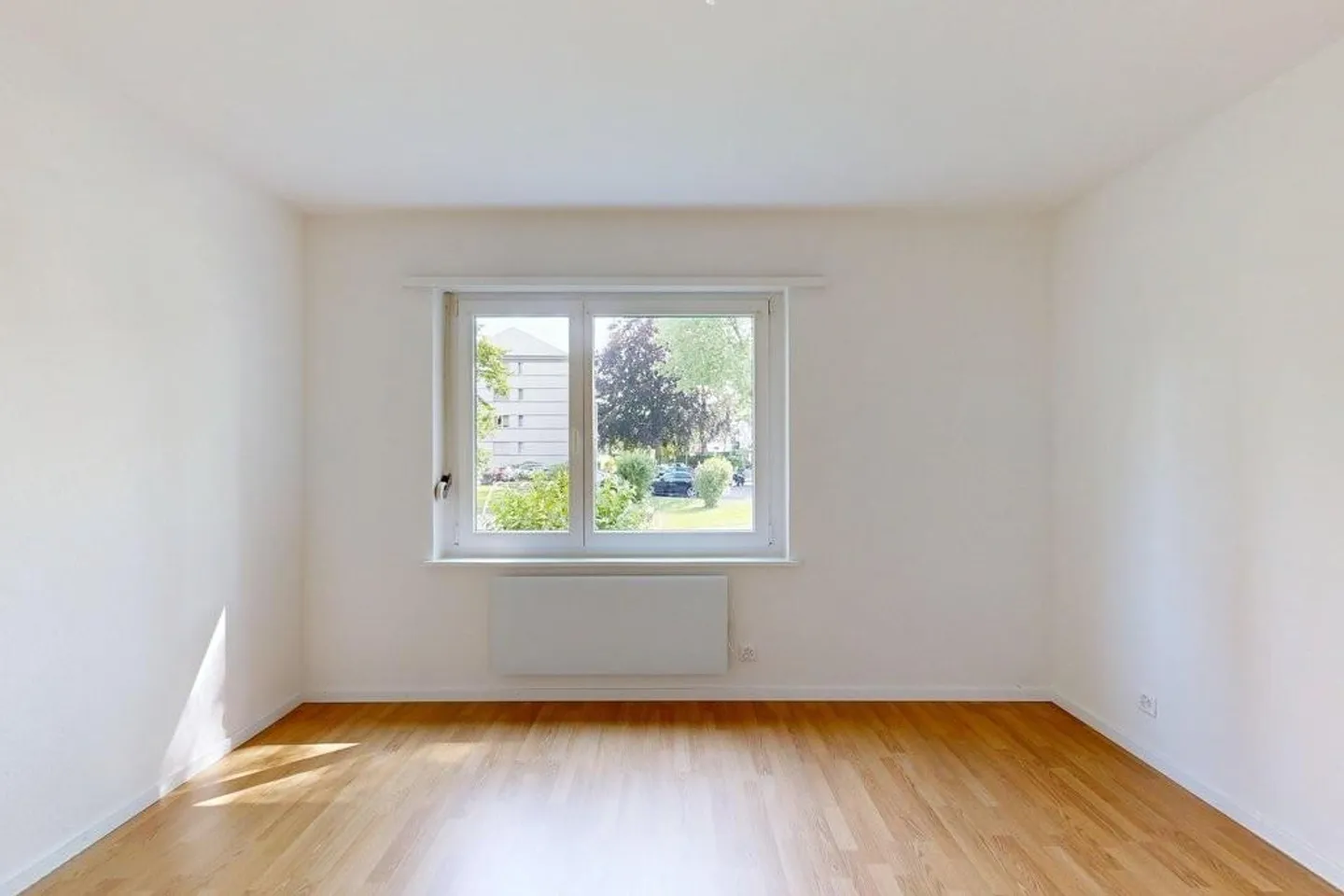 Bright Apartment with Balcony - Photo 11 of 12