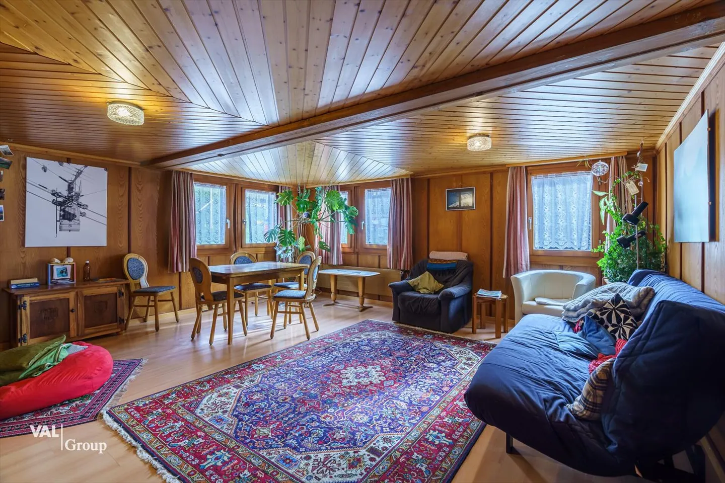 Maison multifamiliale attrayante avec appartement, gastronomie et possibilités de location de chambres - Photo 4 sur 13