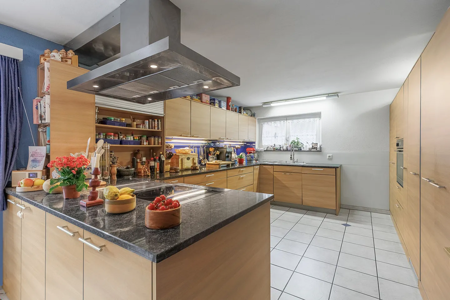 Attractive Corner House in Family-Friendly Environment - Photo 5 of 10