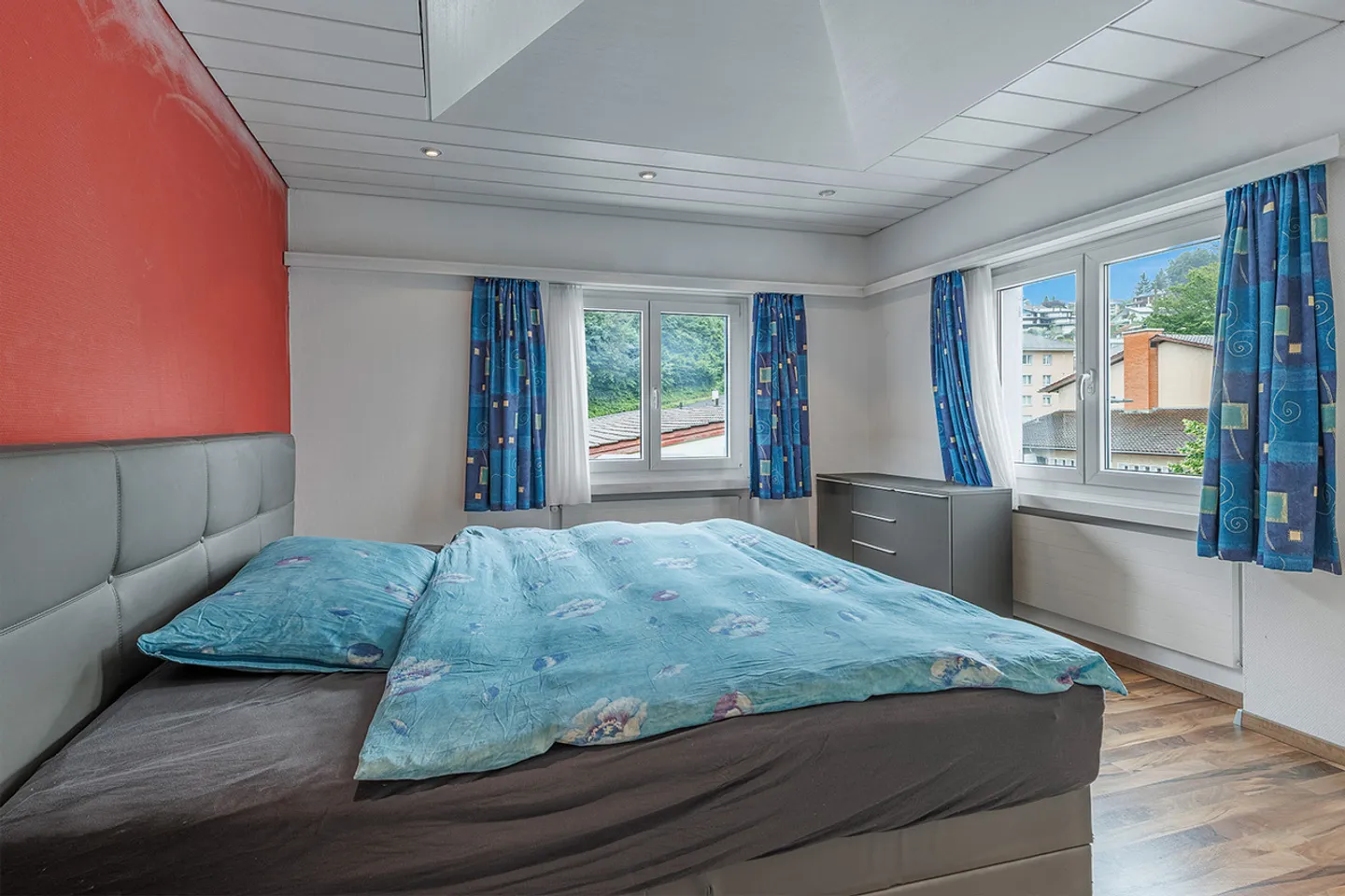 Attractive Corner House in Family-Friendly Environment - Photo 6 of 10