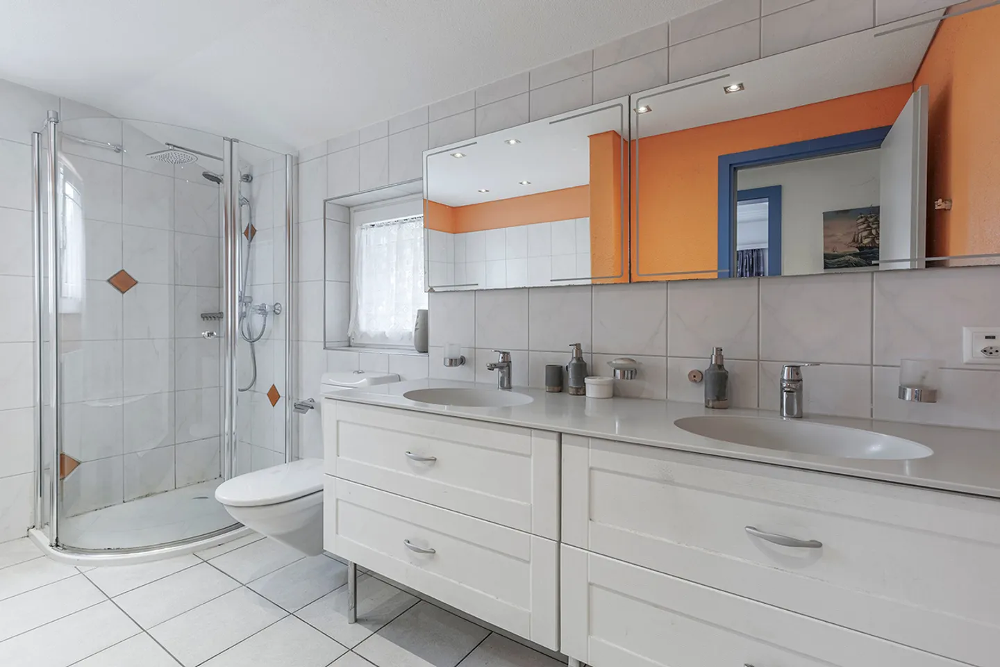 Attractive Corner House in Family-Friendly Environment - Photo 7 of 10