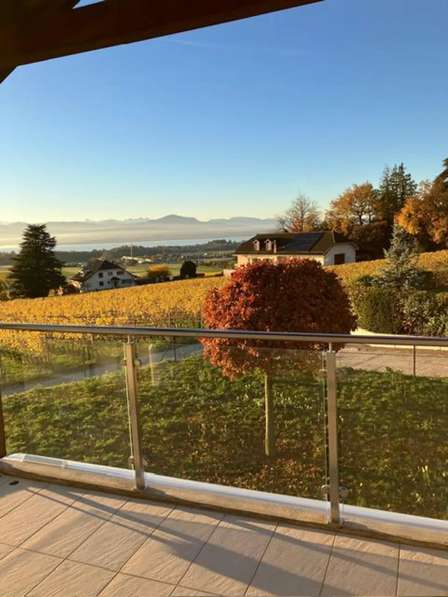 VILLA 6.5 STANZE - NEI VIGNETI - VISTA LAGO - GILLY - Foto 4 di 13