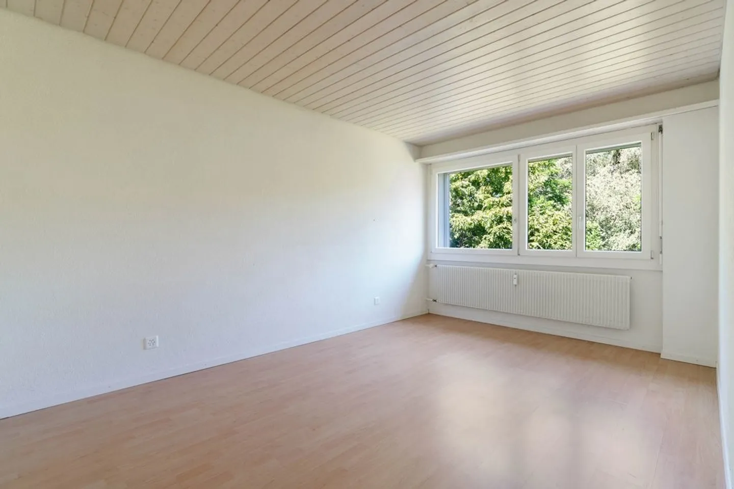 Appartamento spazioso con stanze luminose - Foto 7 di 9