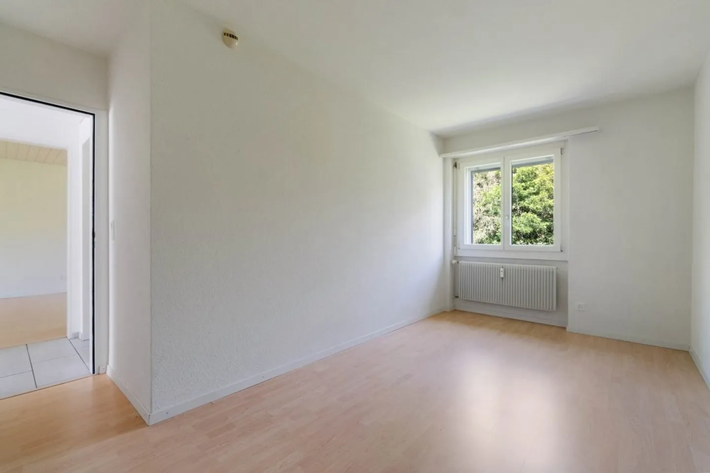 Appartamento spazioso con stanze luminose - Foto 8 di 9