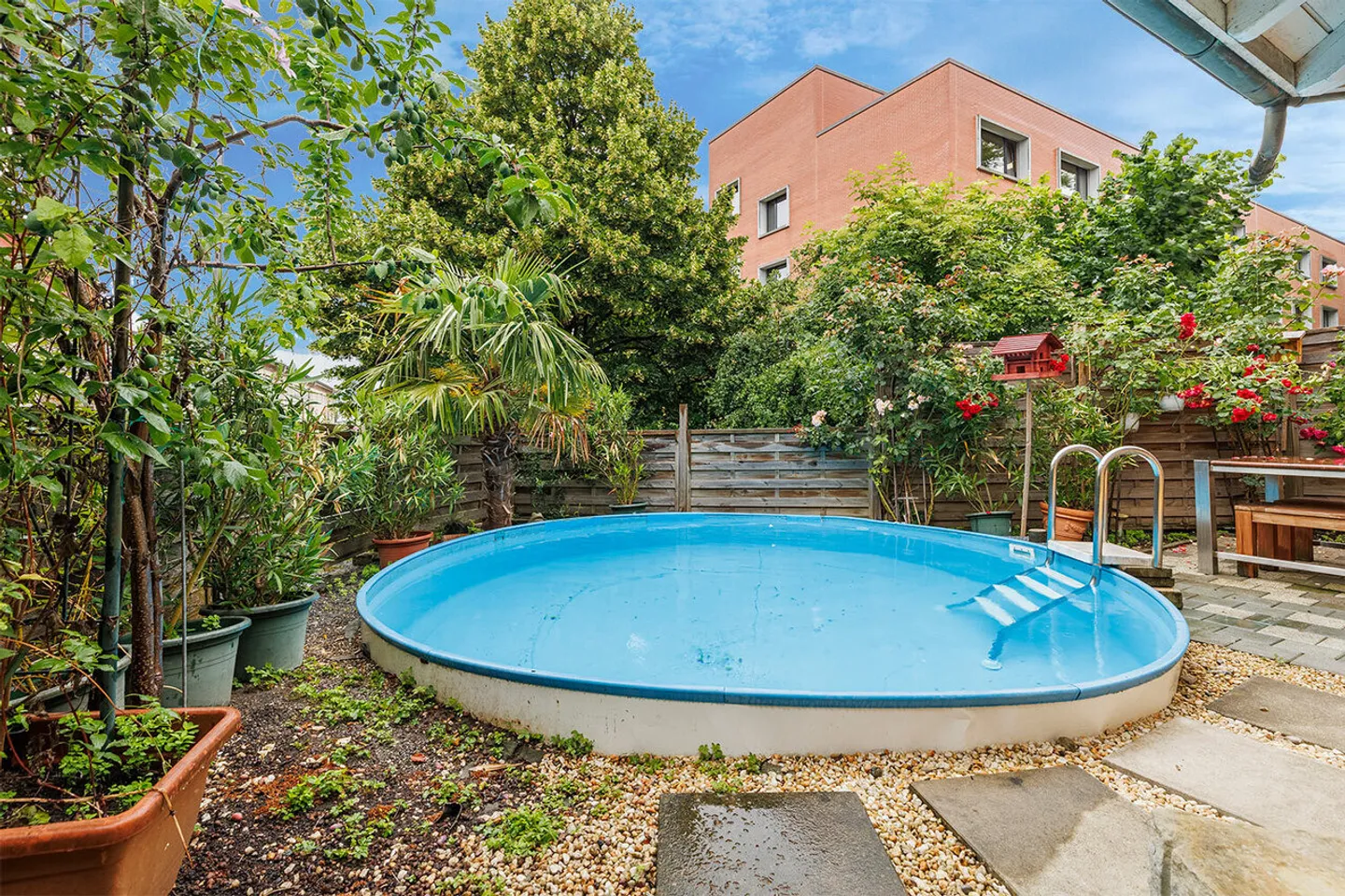 Attractive Corner House in Family-Friendly Environment - Photo 9 of 10