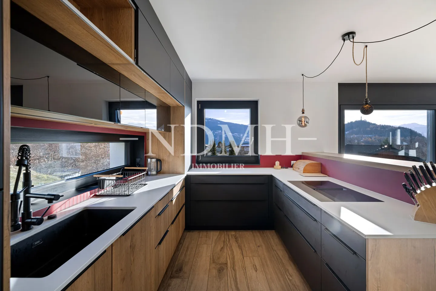 Prestigious villa with absolutely unique panoramic view - Photo 4 of 12