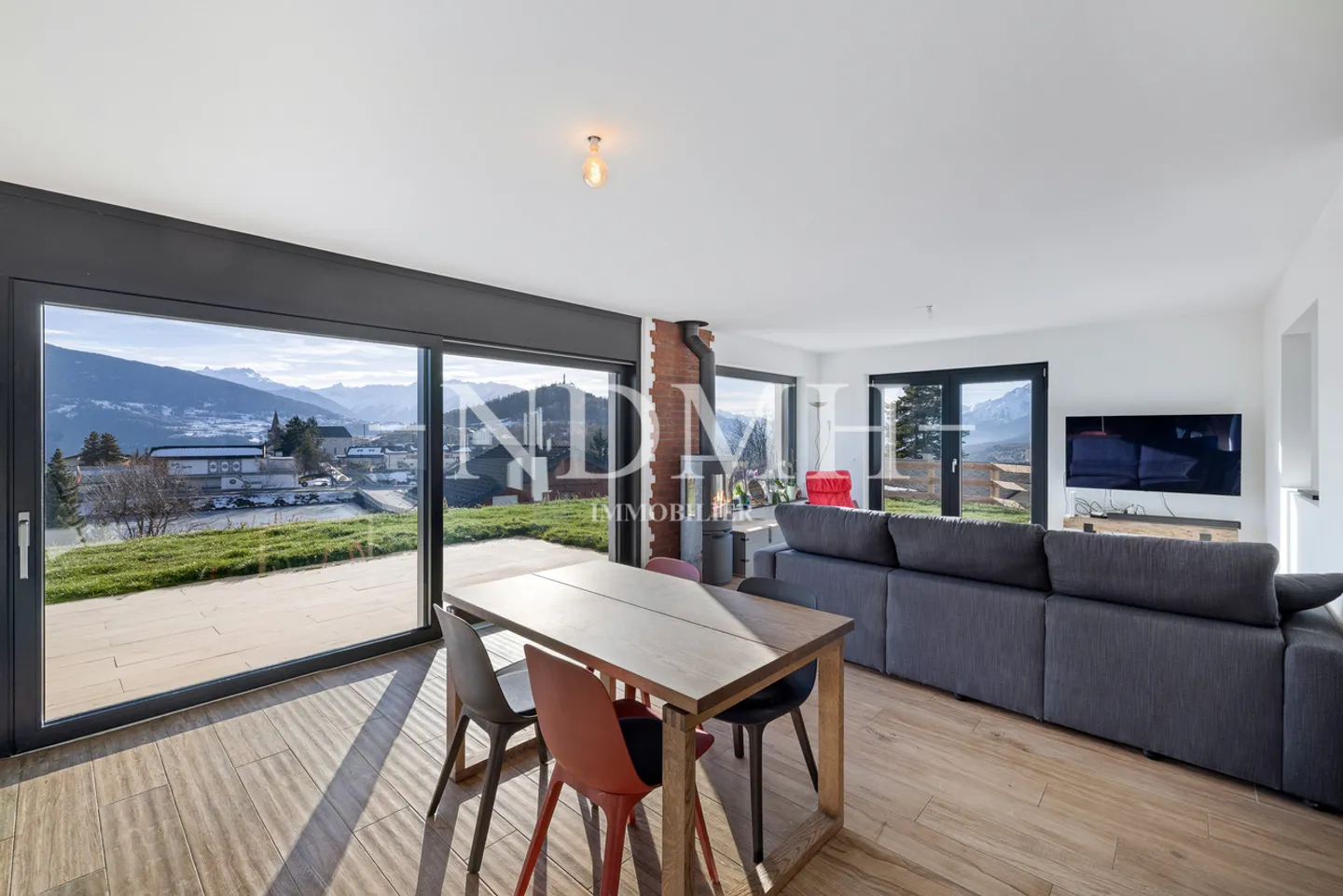 Prestigious villa with absolutely unique panoramic view - Photo 3 of 12