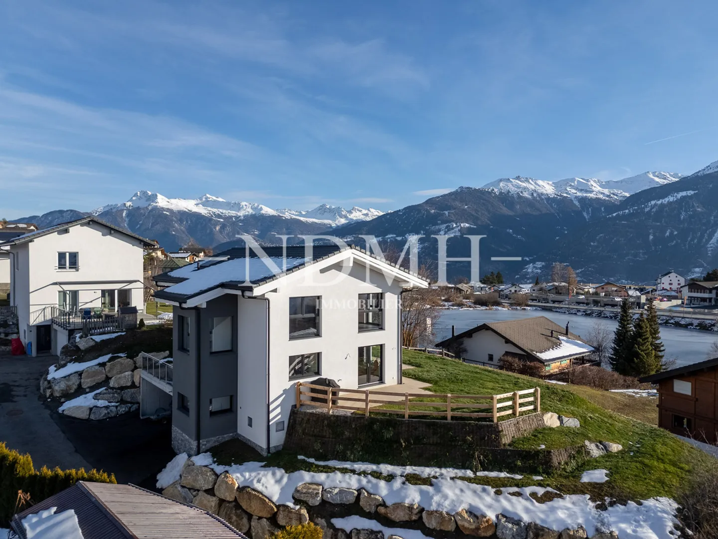 Prestigious villa with absolutely unique panoramic view - Photo 12 of 12