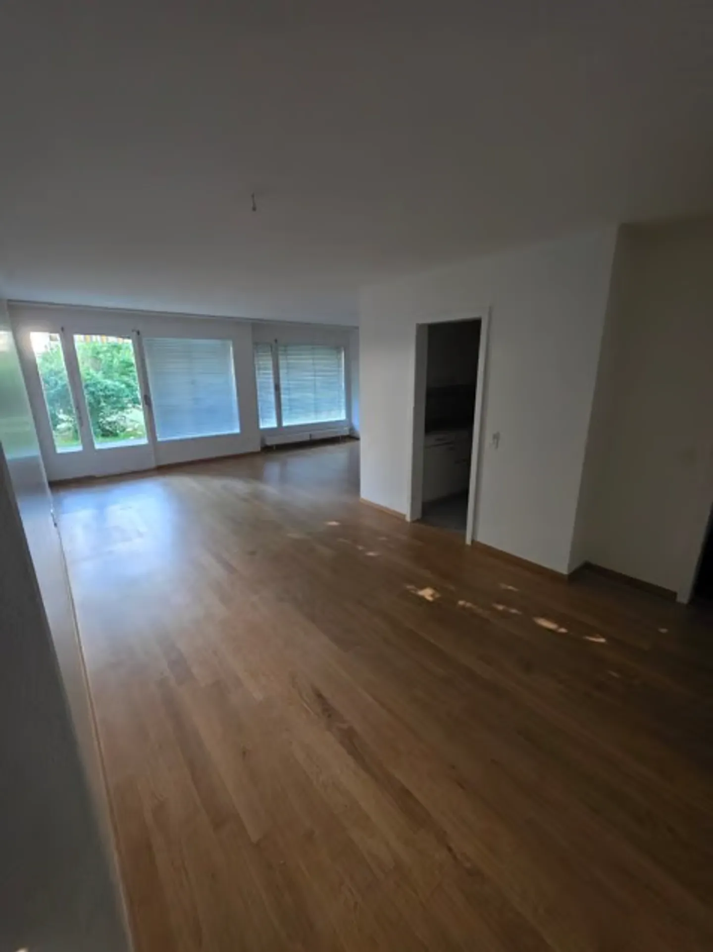 Appartement lumineux de 4 pièces avec coin jardin ensoleillé à Belp - disponible à partir de juillet 2026 - Photo 1 sur 11