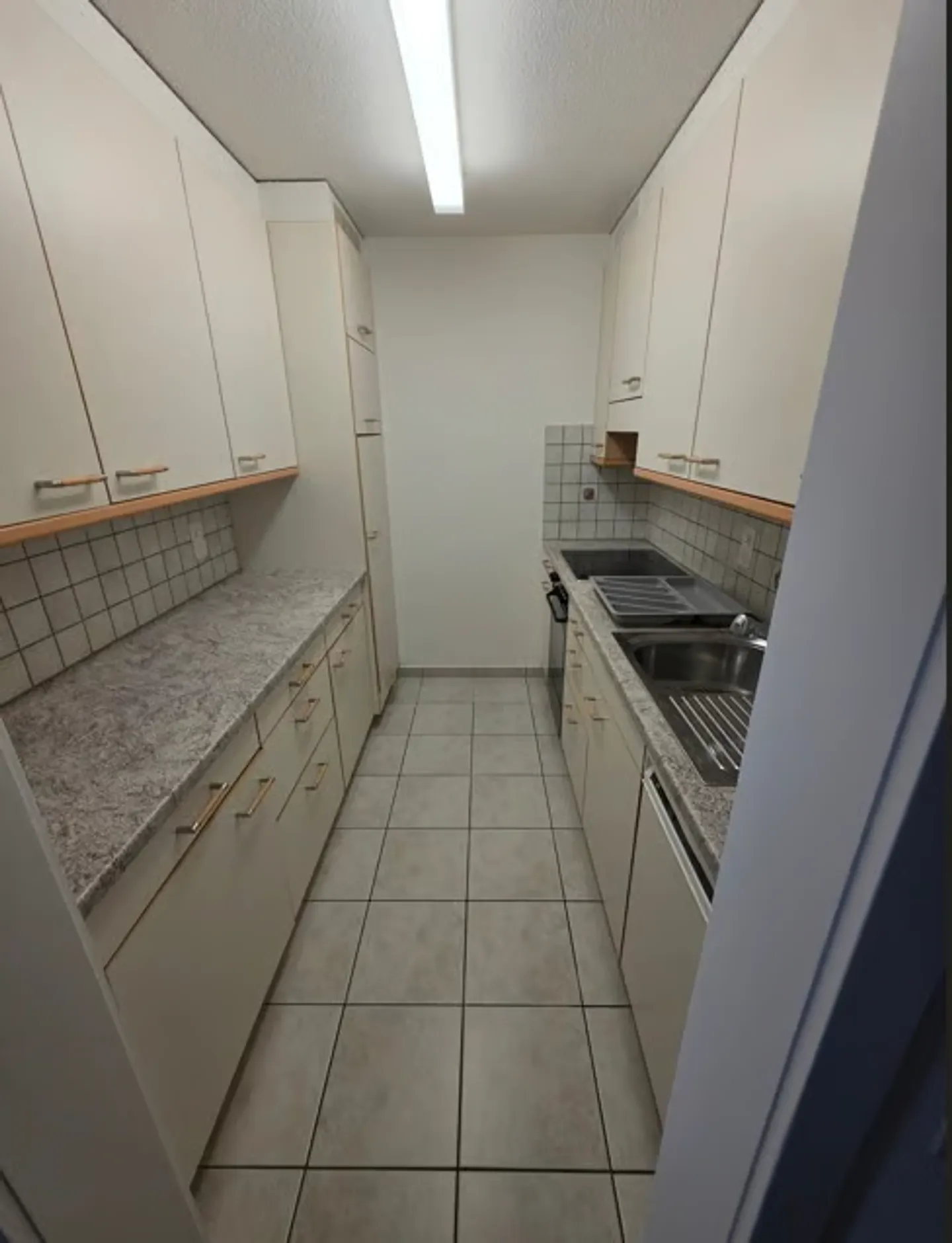 Appartement lumineux de 4 pièces avec coin jardin ensoleillé à Belp - disponible à partir de juillet 2026 - Photo 2 sur 11