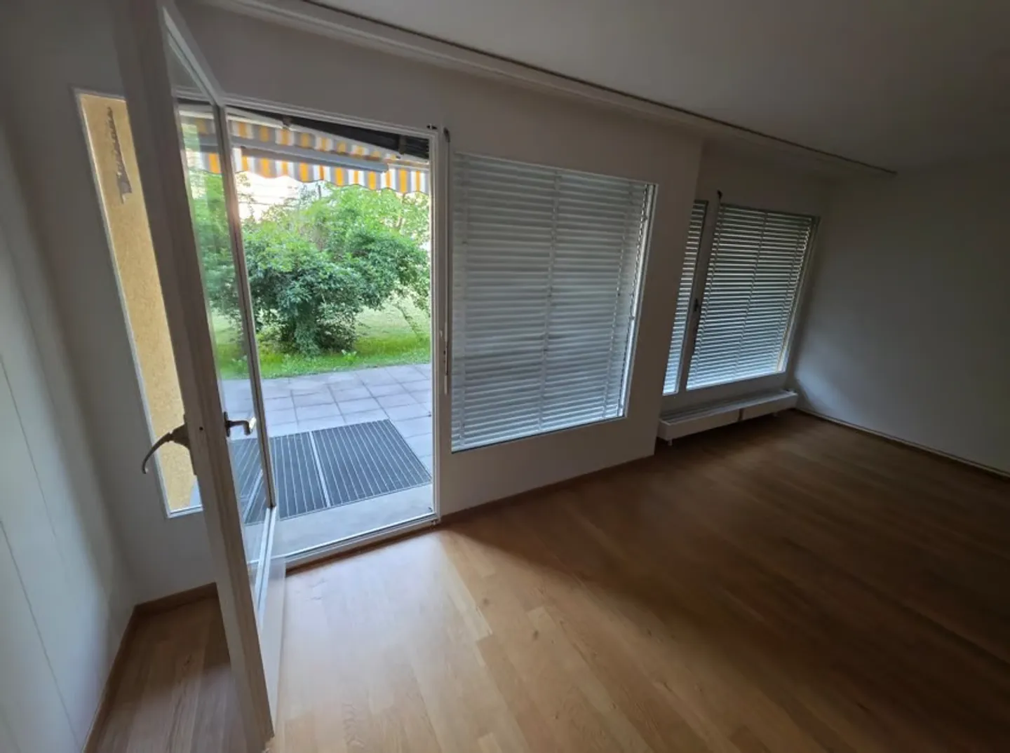 Appartement lumineux de 4 pièces avec coin jardin ensoleillé à Belp - disponible à partir de juillet 2026 - Photo 5 sur 11