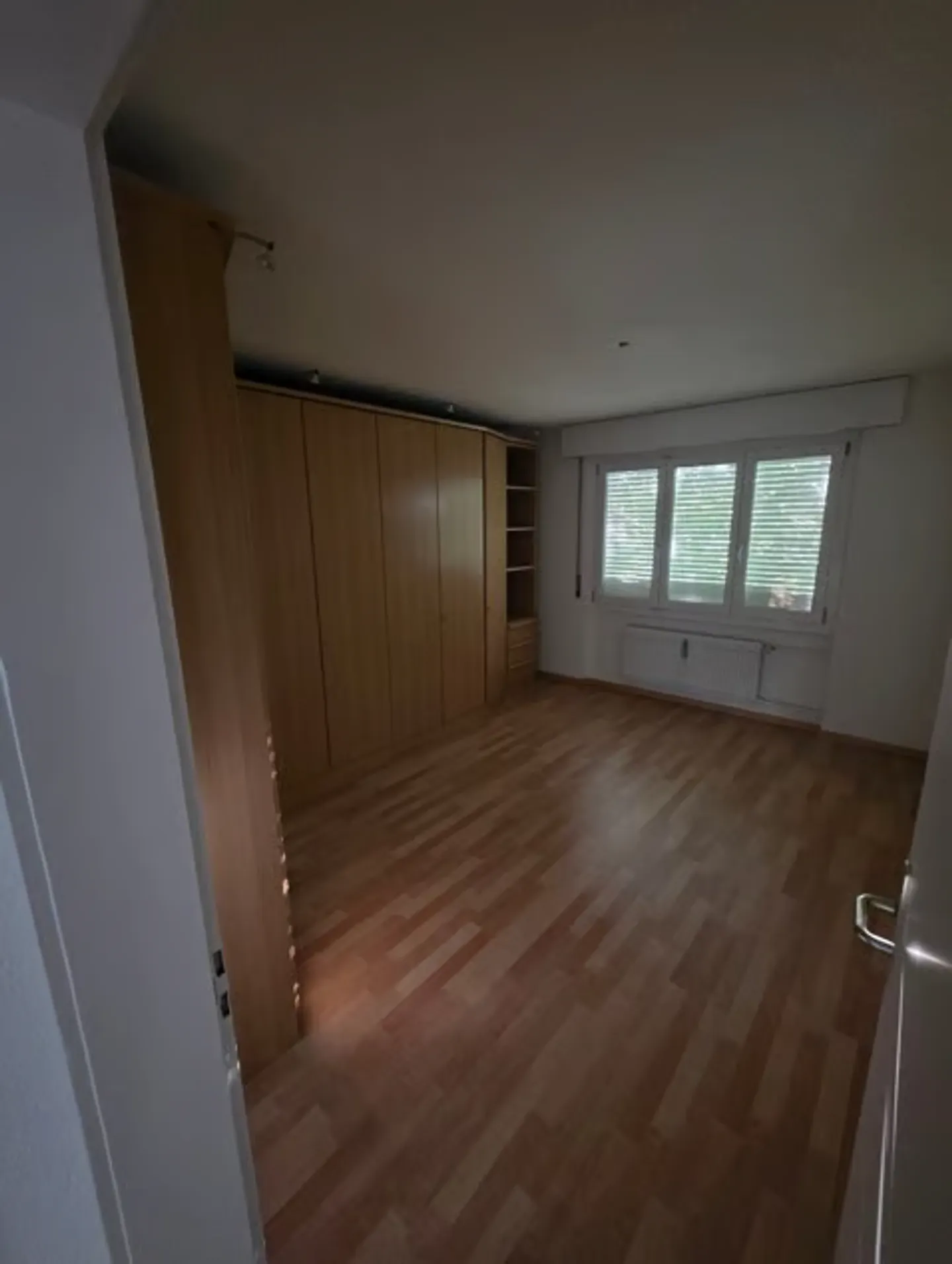 Appartement lumineux de 4 pièces avec coin jardin ensoleillé à Belp - disponible à partir de juillet 2026 - Photo 8 sur 11