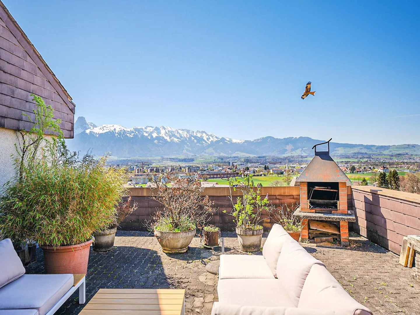 For sale in Steffisburg: 5.5-room terraced house with high privacy... - Photo 2 of 13
