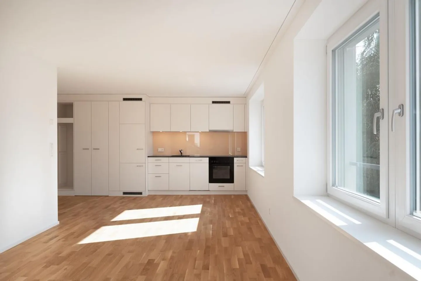 Cozy New Apartment - Photo 3 of 6