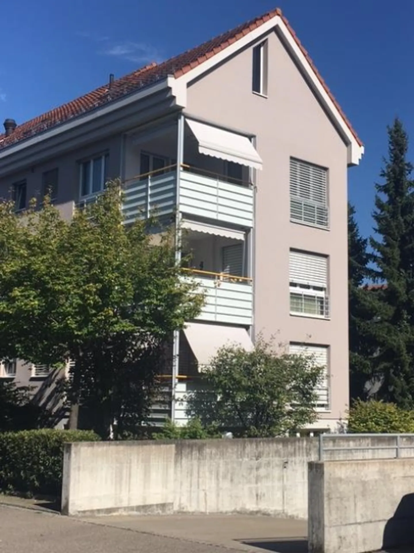 Parcheggio esterno in affitto - Foto 1 di 3