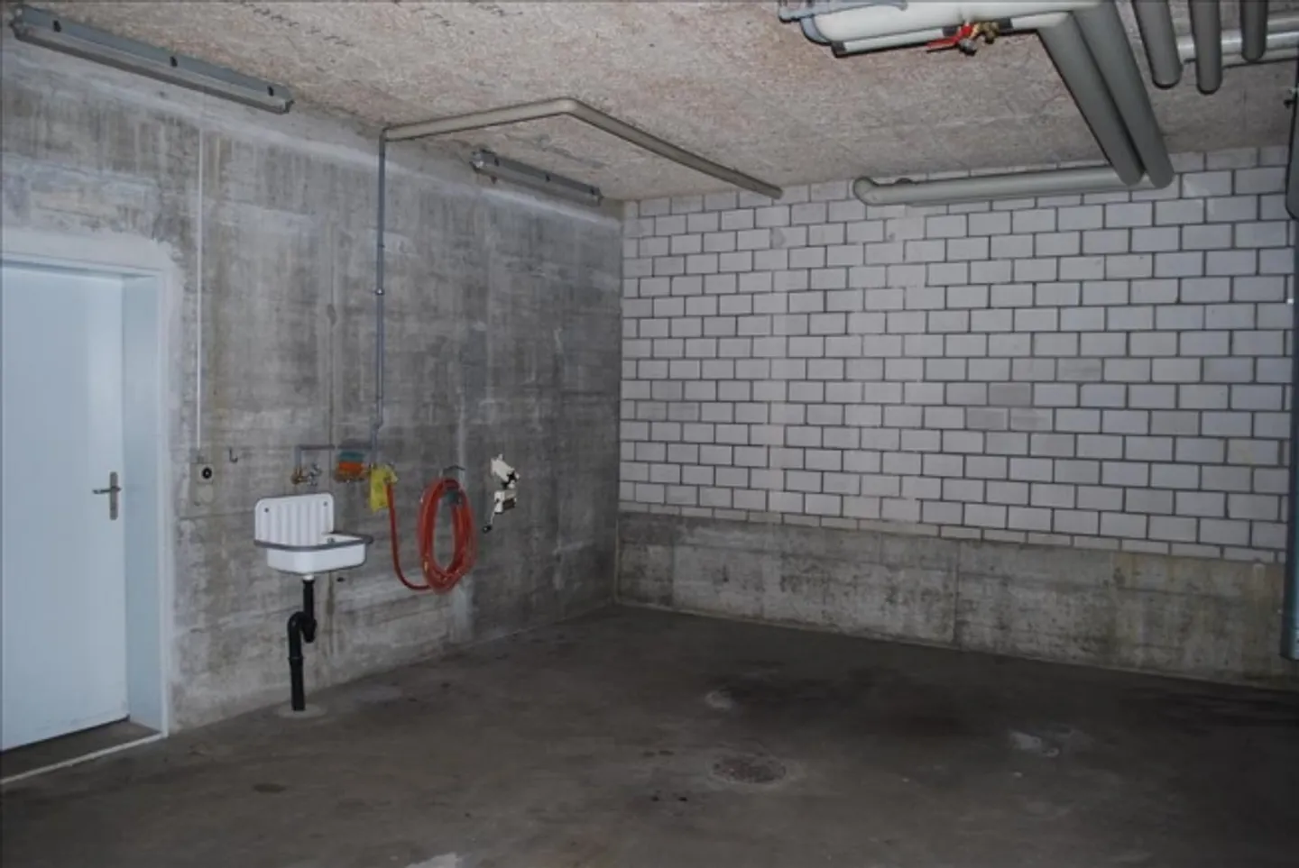 Parcheggio esterno in affitto - Foto 2 di 3