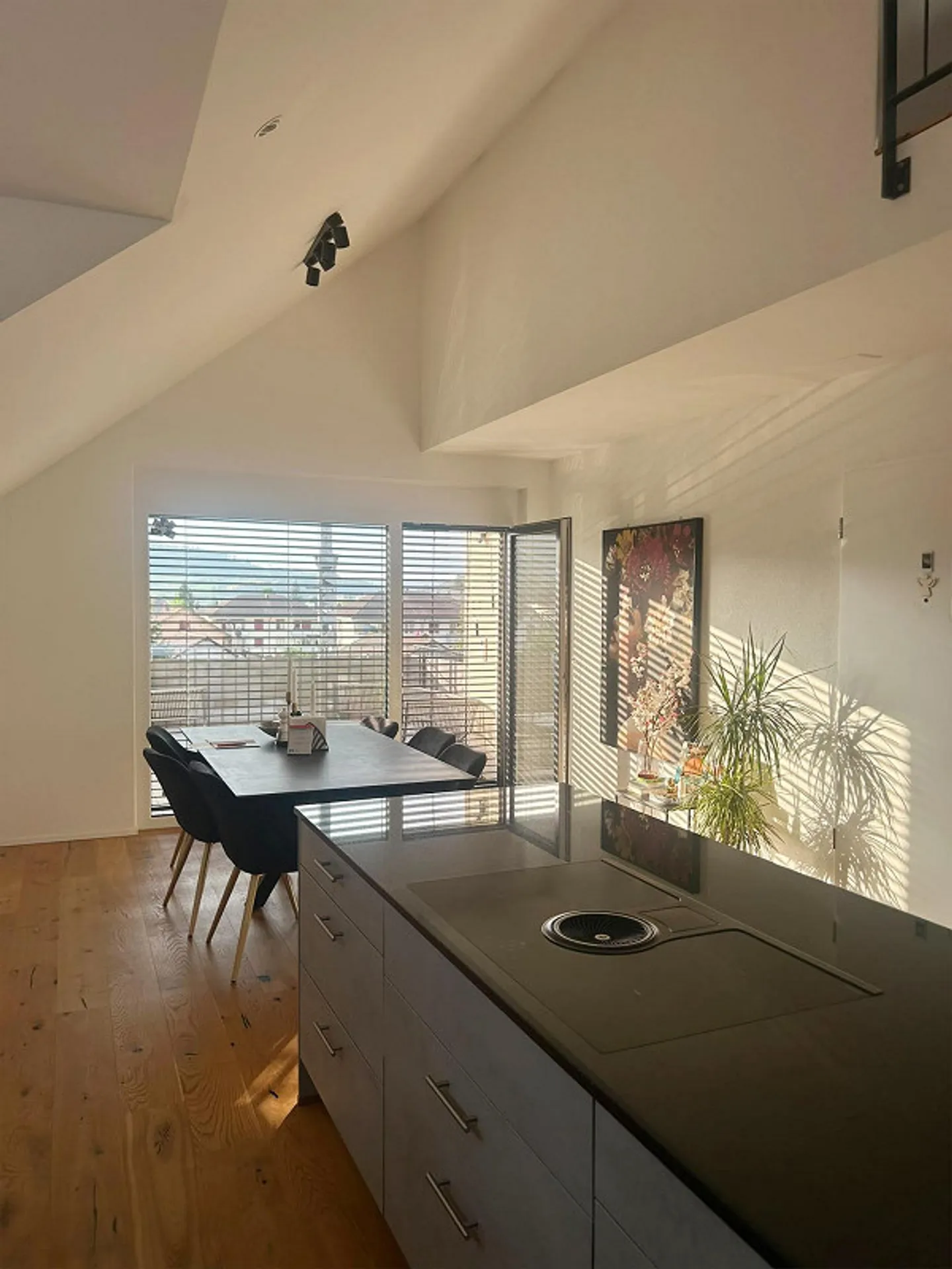 Appartamento duplex elegante con 2 terrazze - Foto 5 di 12