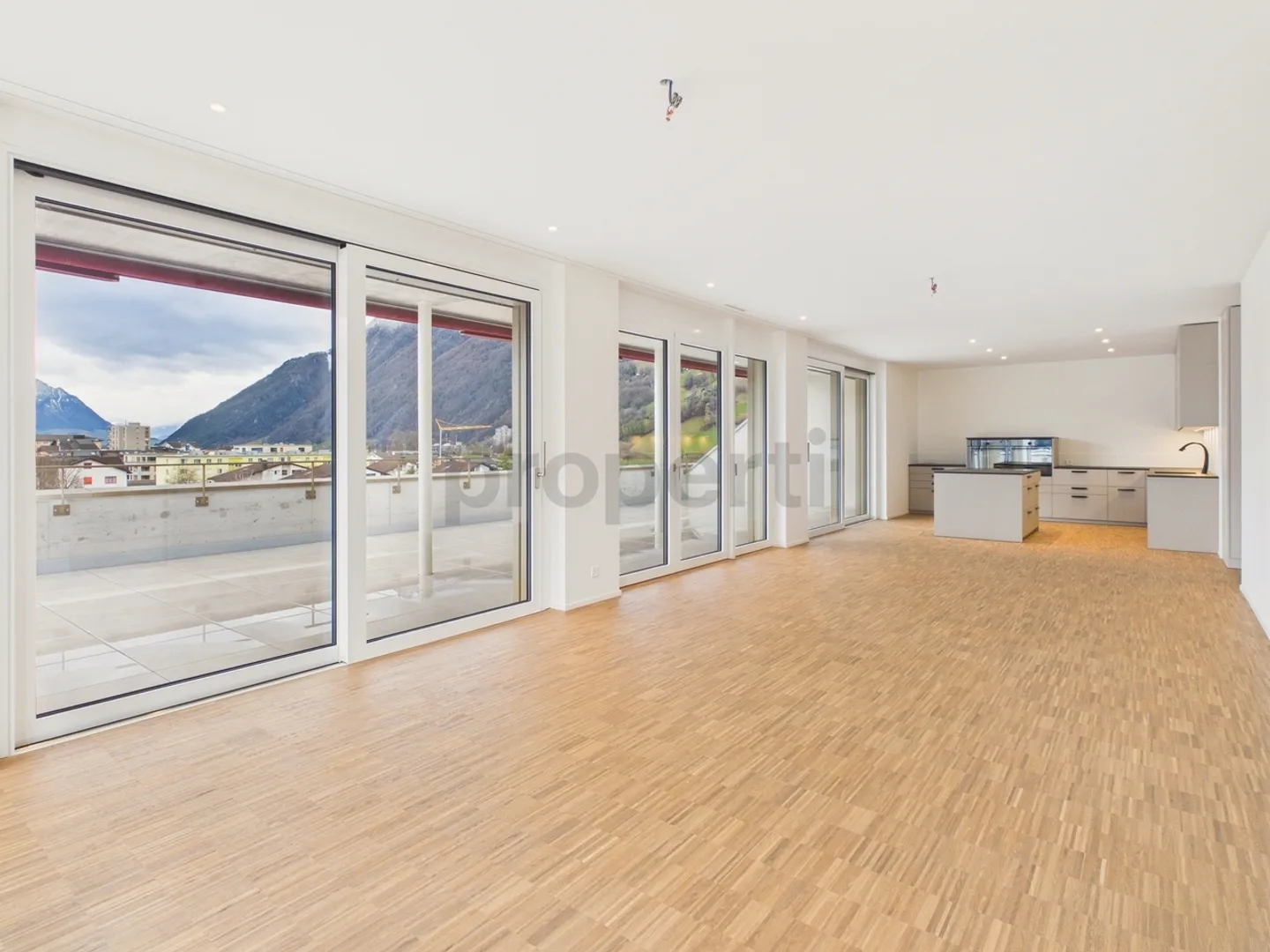 Moderne Attikawohnung mit Terrasse - Foto 1 von 13