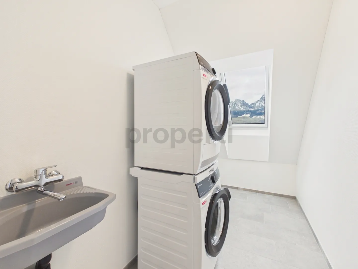 Moderne Attikawohnung mit Terrasse - Foto 12 von 13