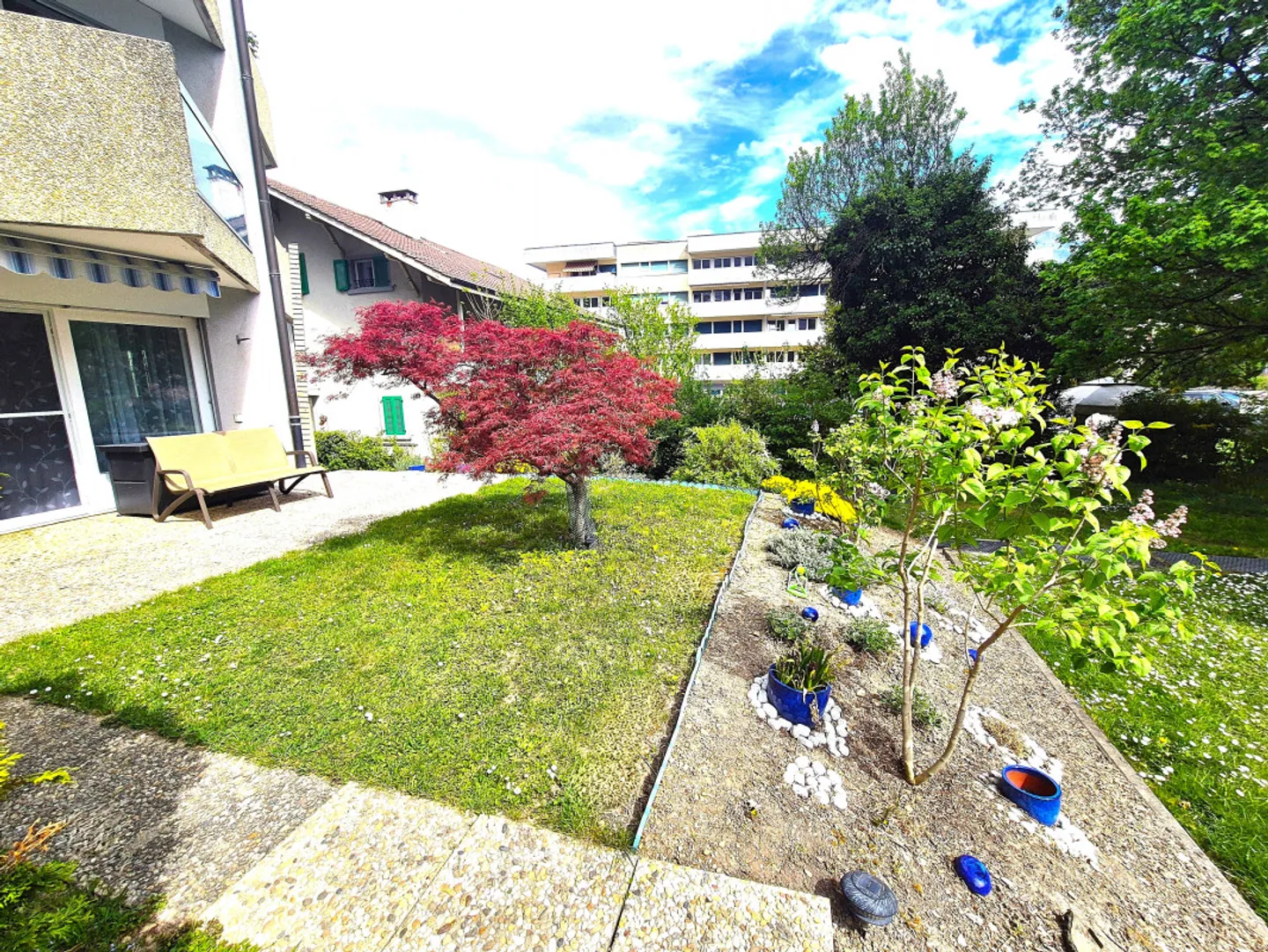 Wunderschöne! Geräumige 4,5-Zimmer-Wohnung mit Veranda, Terrasse und Garten - Foto 1 von 13