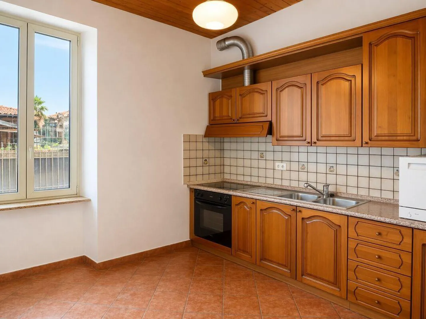 Geräumiges Mehrfamilienhaus mit Garage in Balerna - Foto 5 von 13