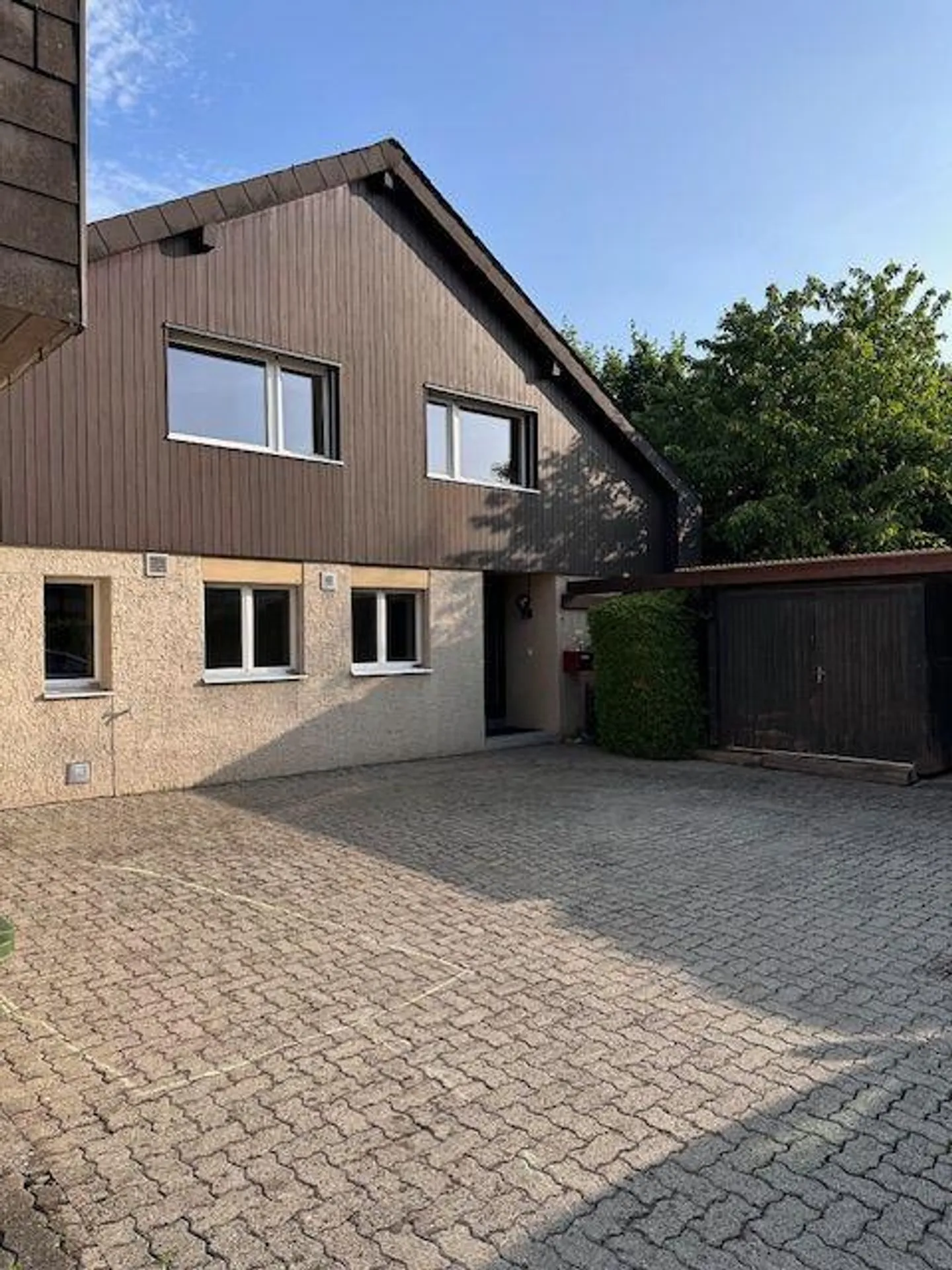 Grosses Reiheneckhaus mit Garten - Foto 4 von 15