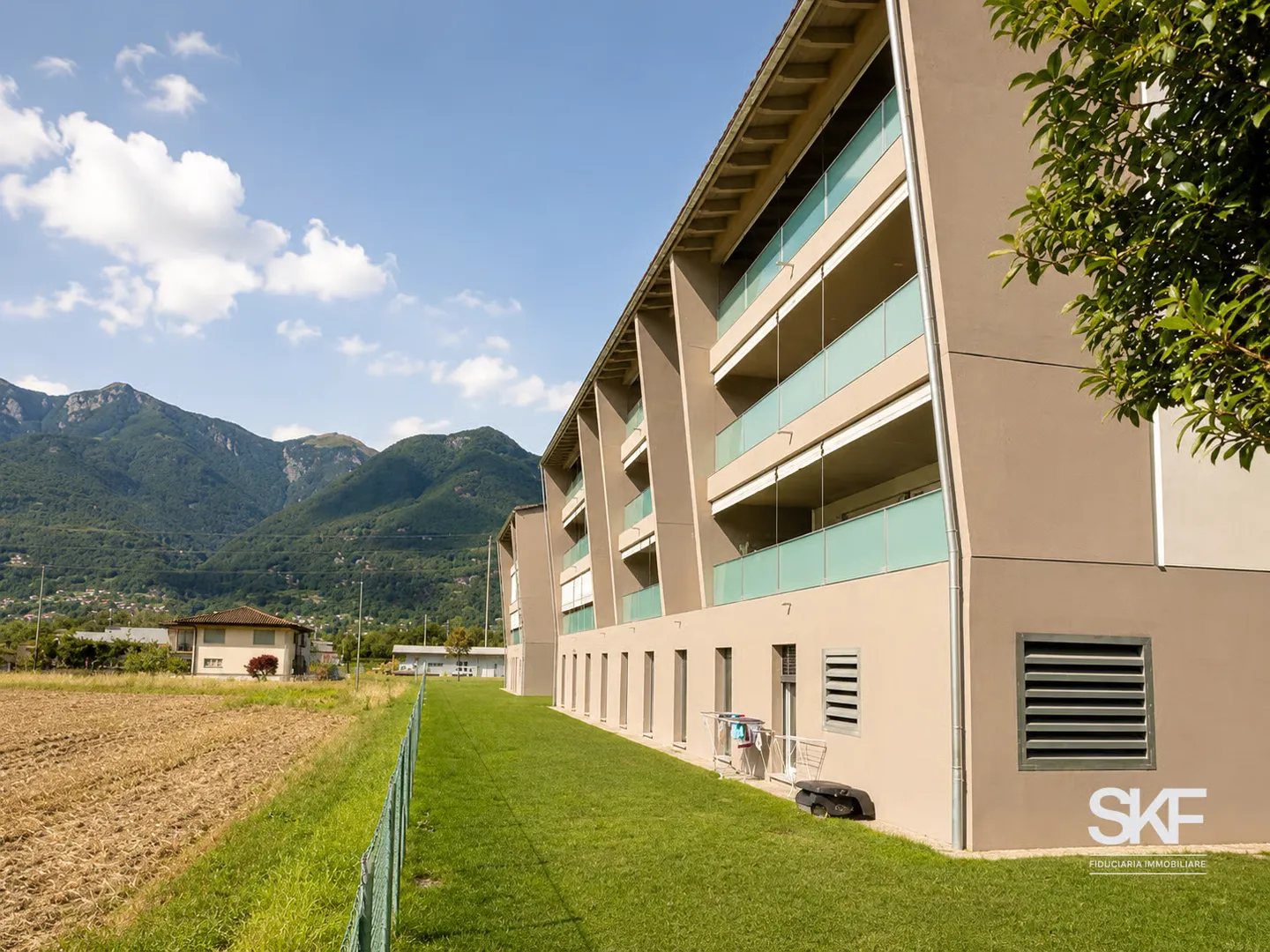 CONTONE - À VENDRE APPARTEMENT MODERNE AVEC GRANDE TERRASSE - Photo 9 sur 10