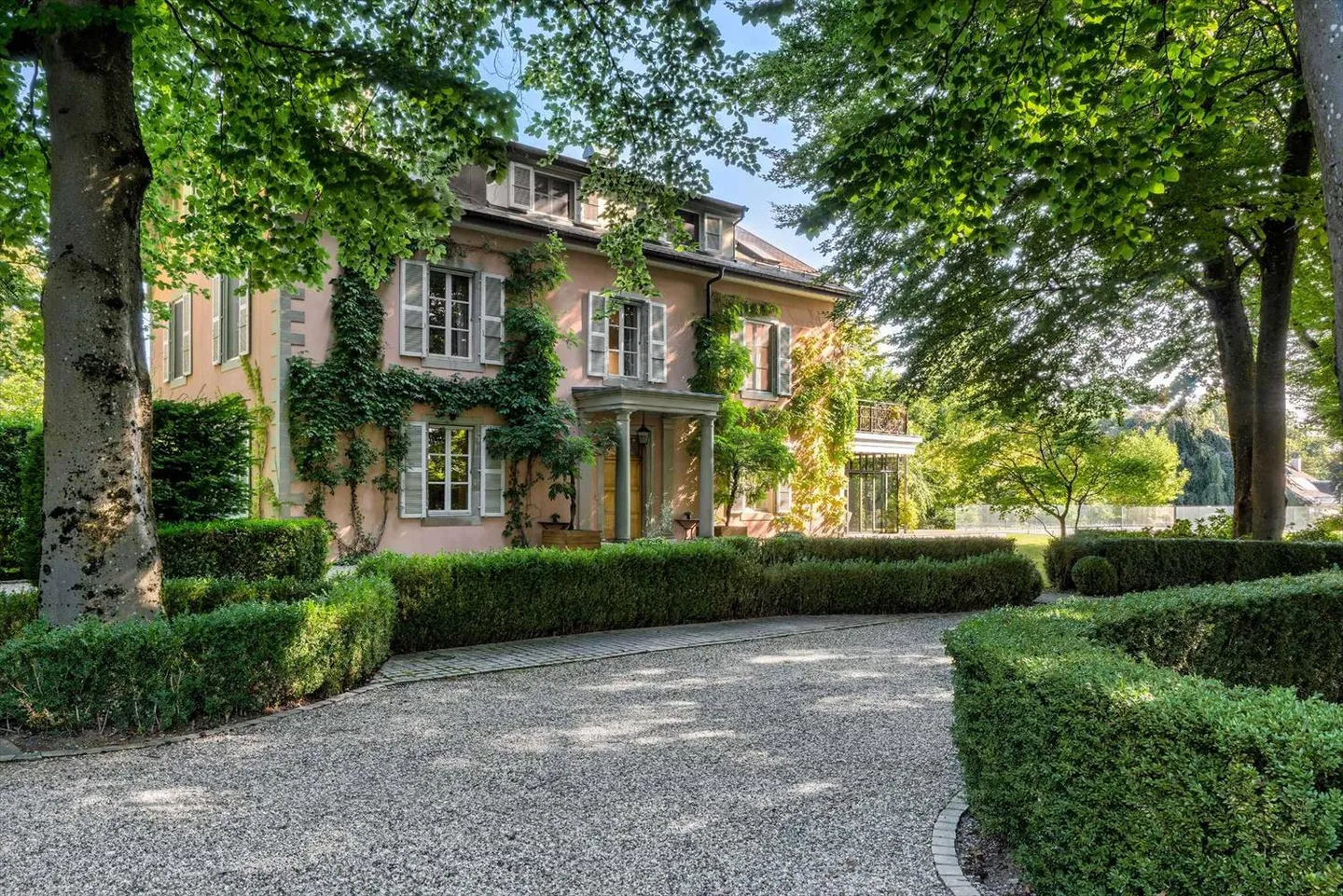 Exceptional property a stone's throw from Lake Geneva - Photo 1 of 13