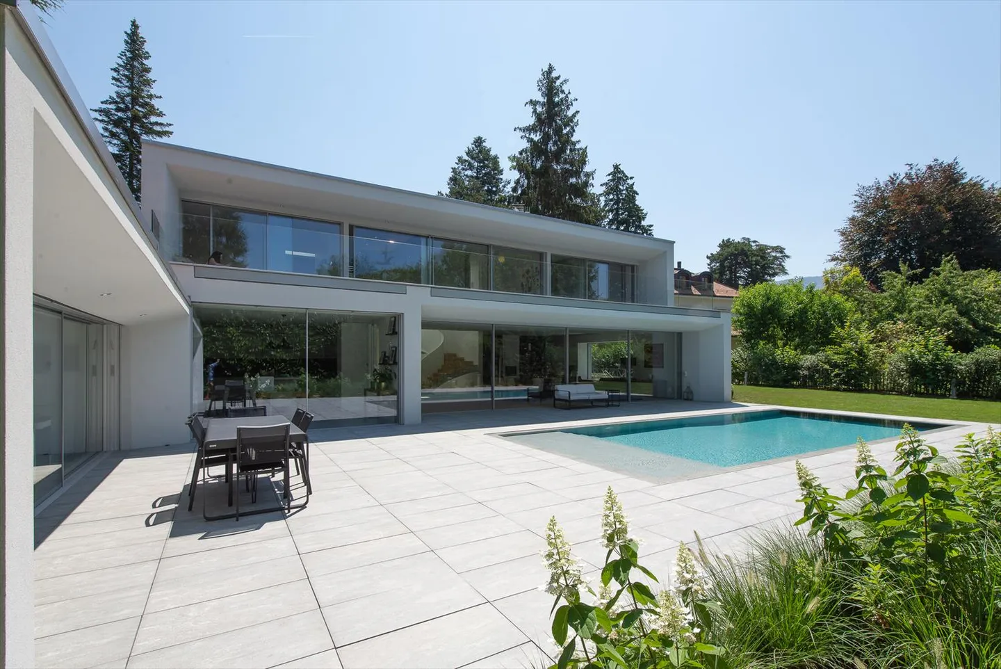 Chêne-Bougeries - Exceptional Contemporary Villa - Photo 2 of 15