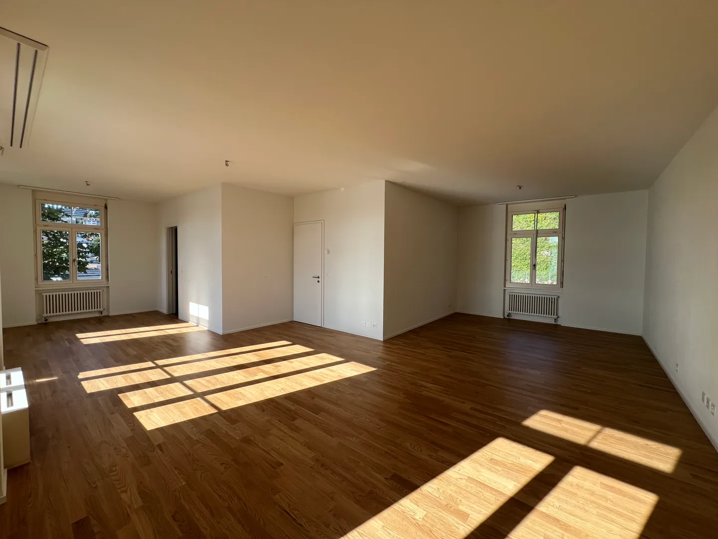 Casa a schiera di 5,5 stanze appena ristrutturata con vista lago non ostacolata - Foto 3 di 9