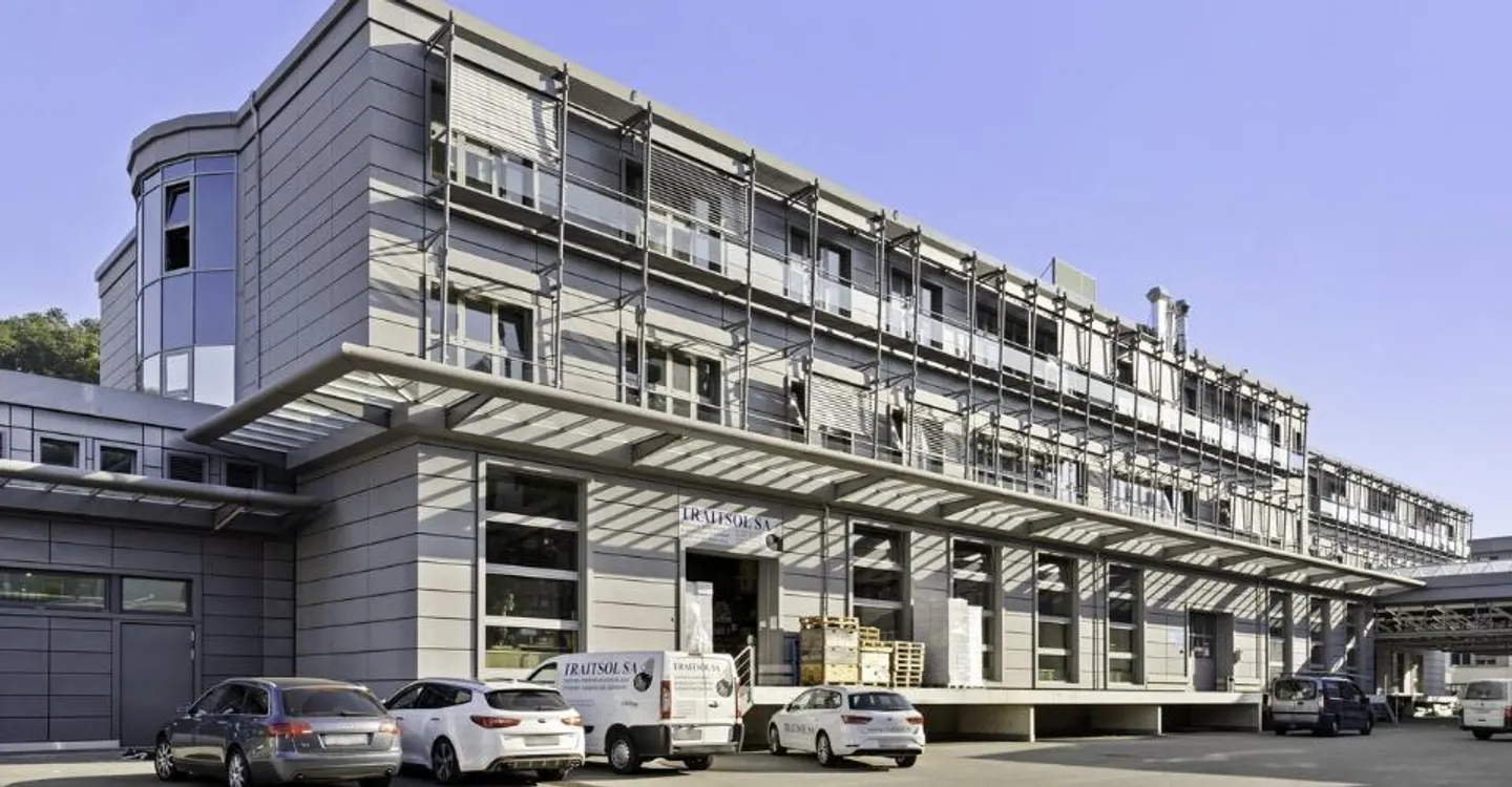 Bureau lumineux près du centre de Neuchâtel - Photo 2 sur 6