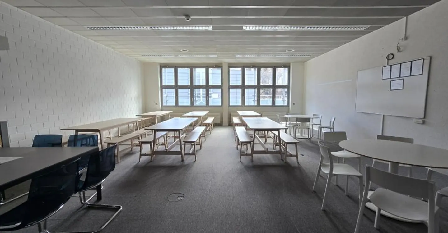 Bureau lumineux près du centre de Neuchâtel - Photo 4 sur 6