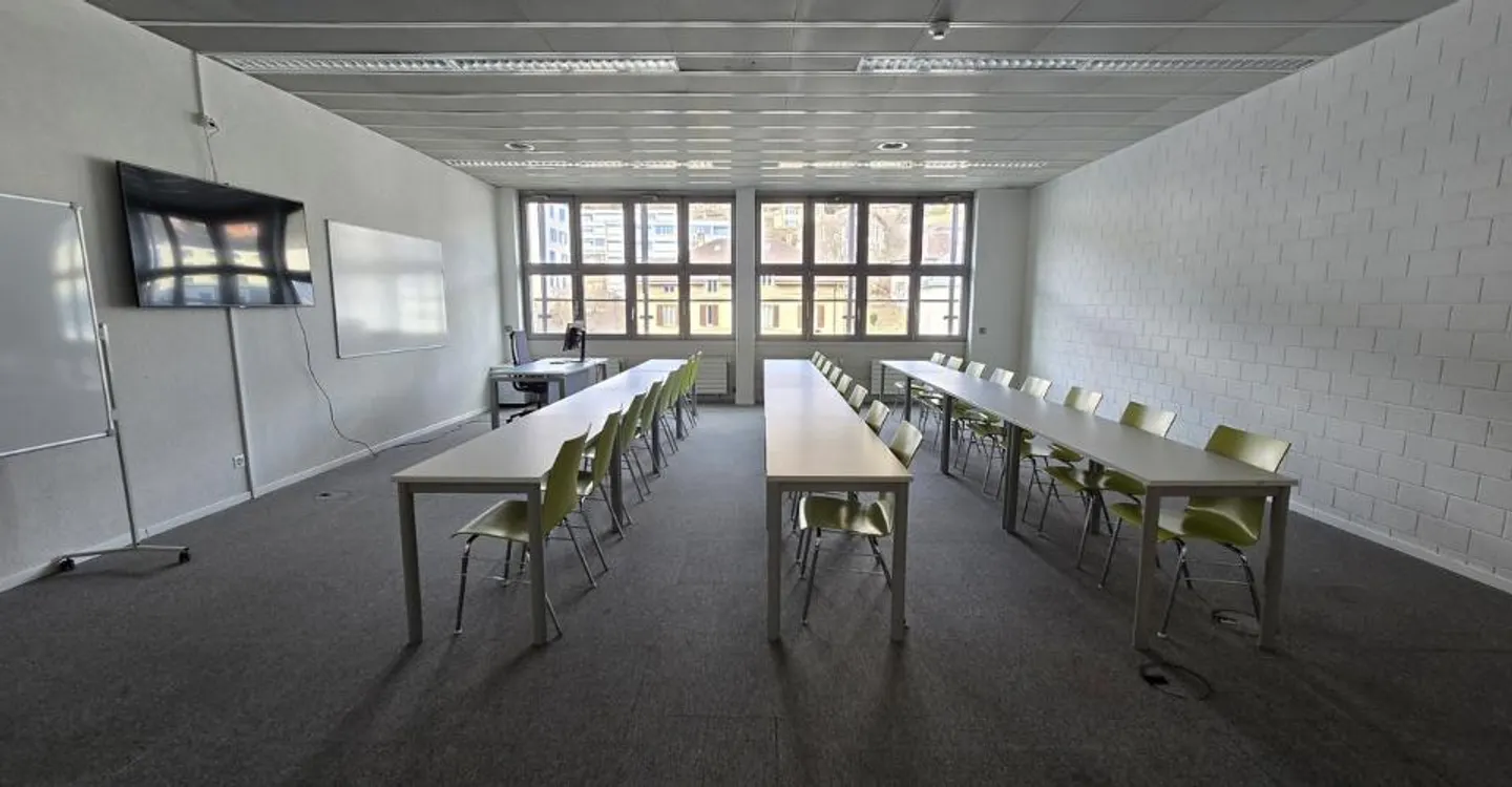 Bureau lumineux près du centre de Neuchâtel - Photo 5 sur 6