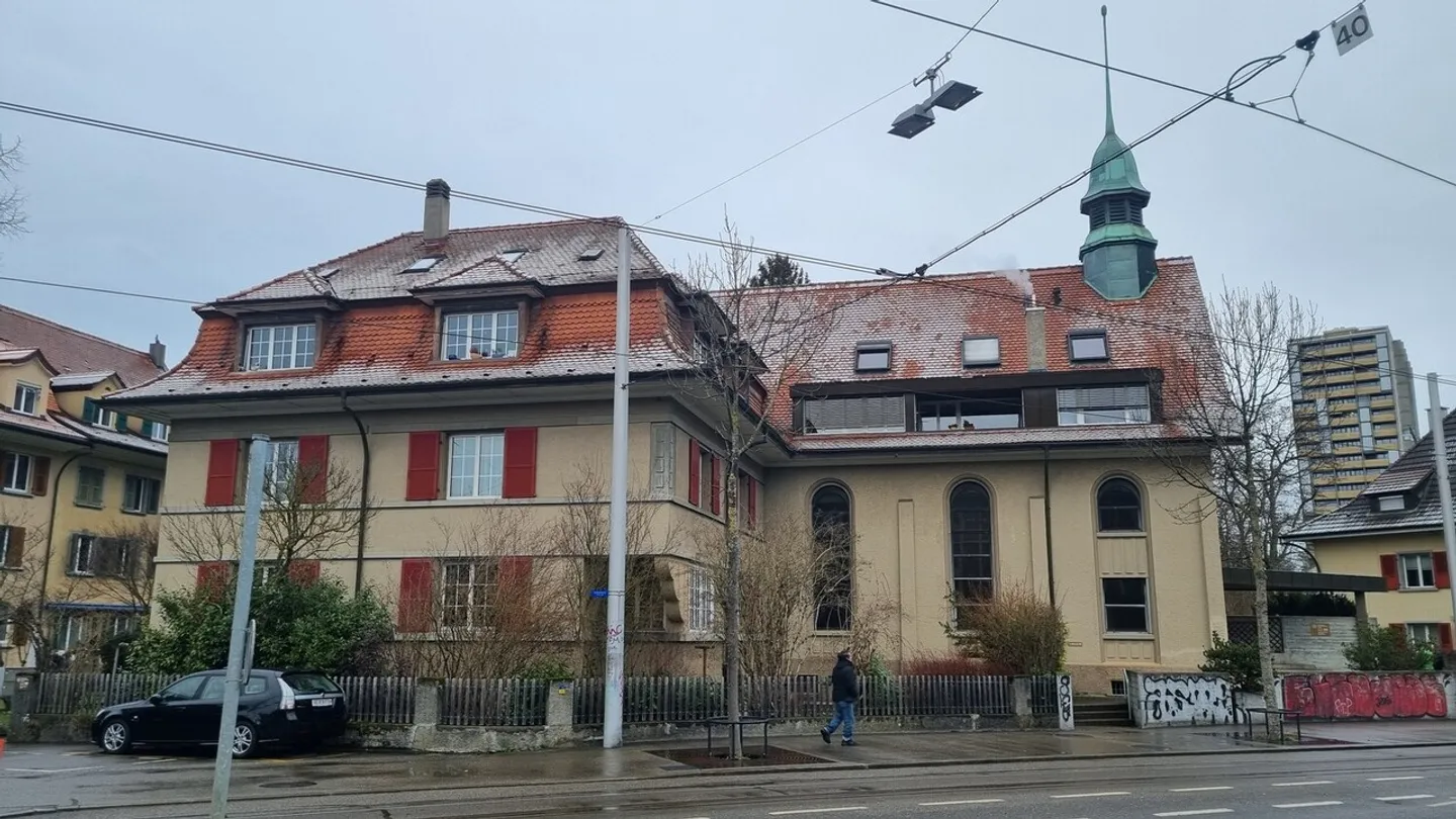 Espace de bureau pratique au rez-de-chaussée dans un emplacement central à Bern-Bümpliz - Photo 2 sur 2