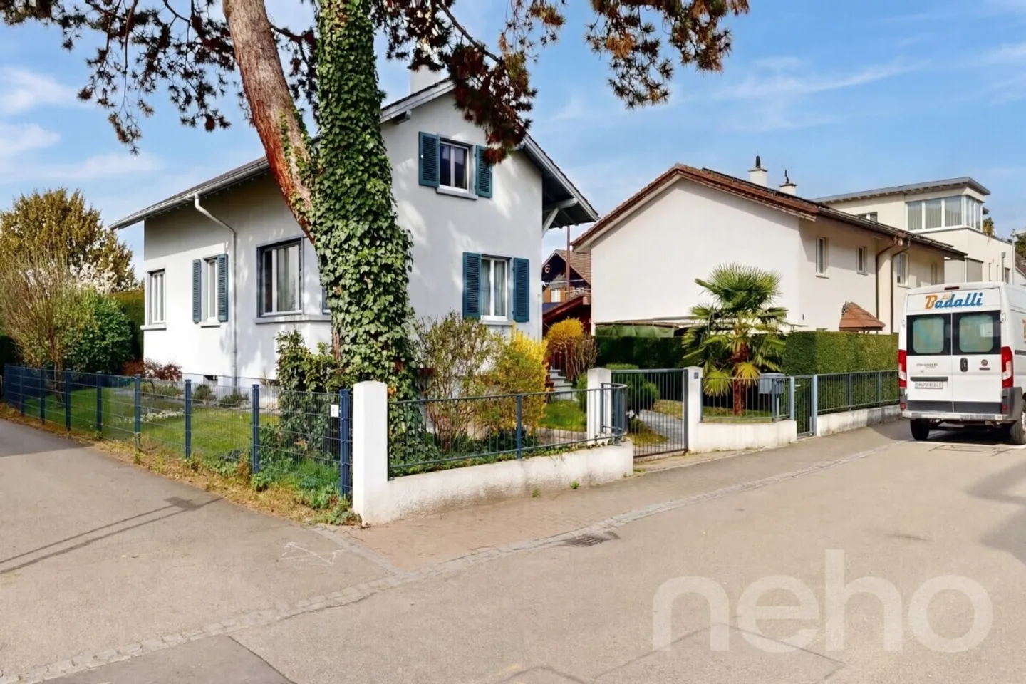 Maison charmante avec jardin et beaucoup de potentiel à Pratteln - Photo 2 sur 12