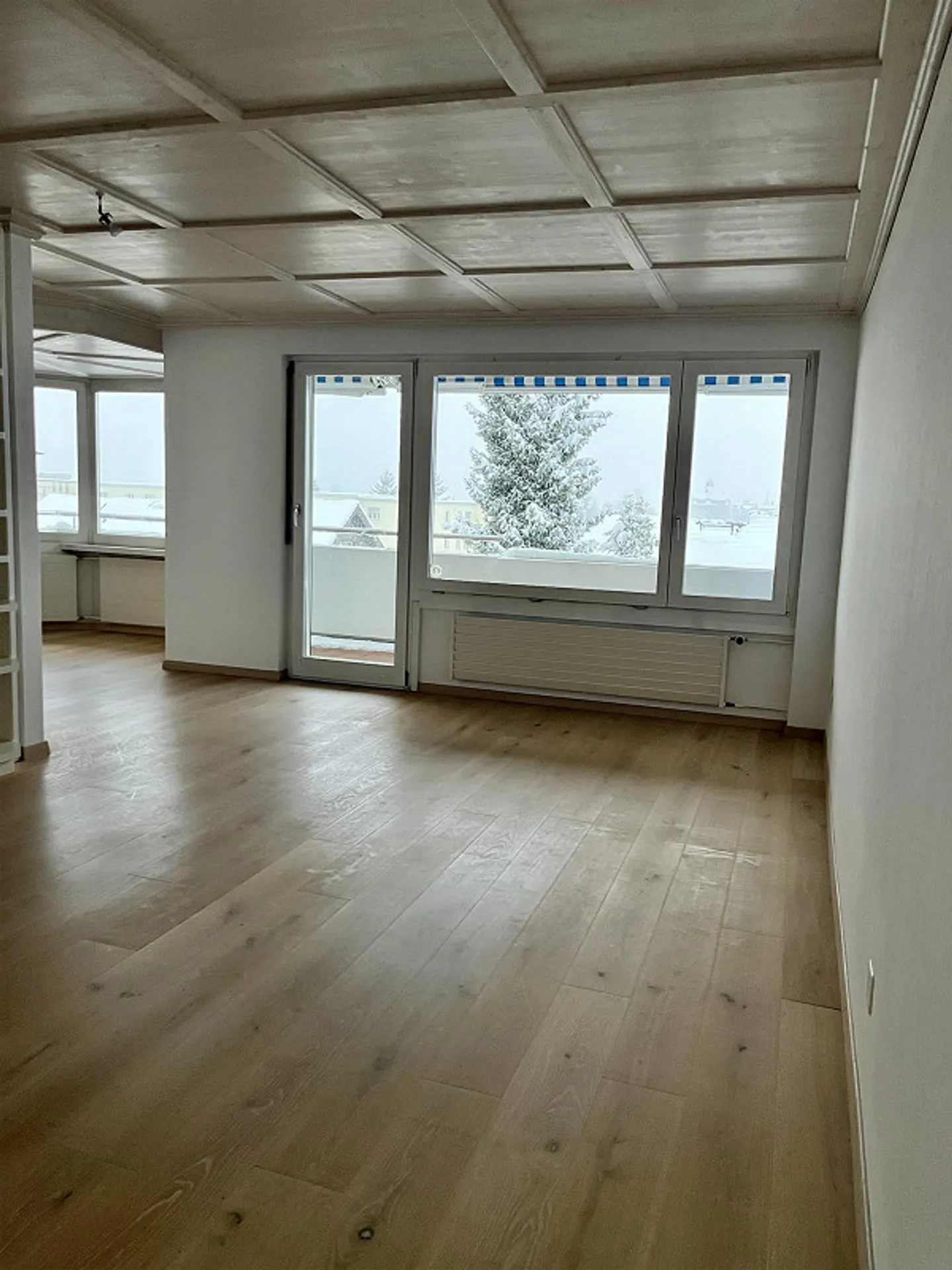 Appartamento attraente di 4,5 stanze con vista - Foto 1 di 17