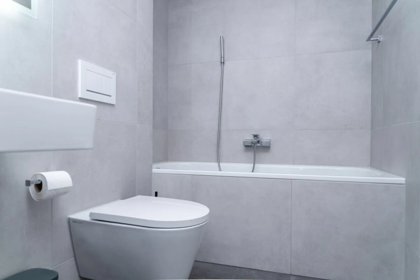 Modern, Sunny Garden Apartment - Photo 13 of 17