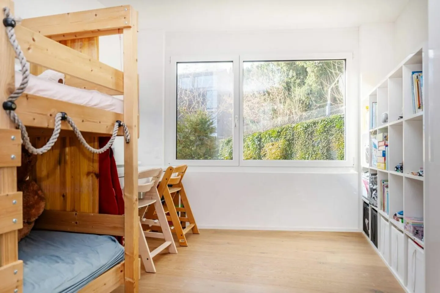 Modern, Sunny Garden Apartment - Photo 14 of 17