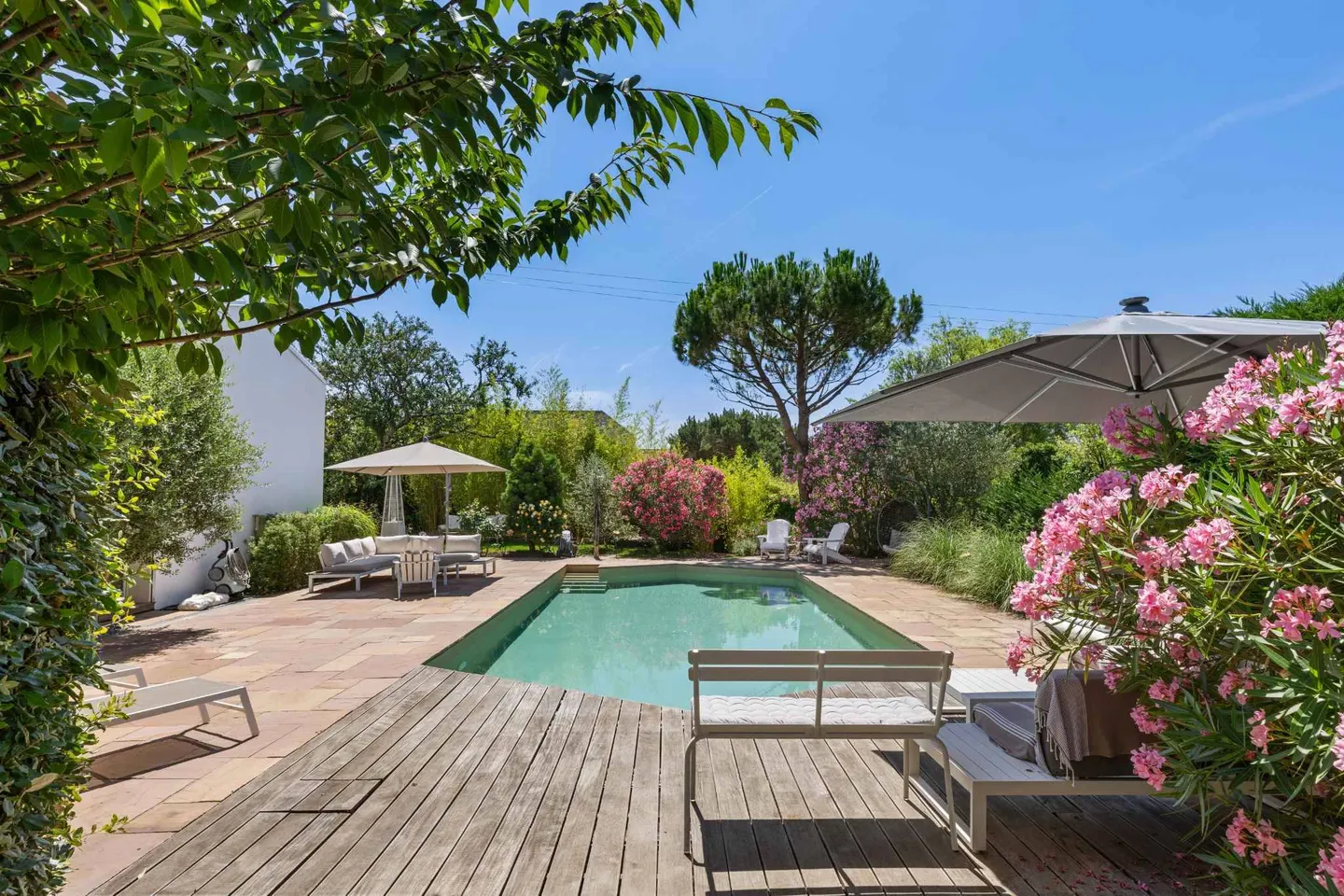 Cardis Immobilier Exclusivity - A touch of Provence at the gates of Lake Geneva - Photo 2 of 10