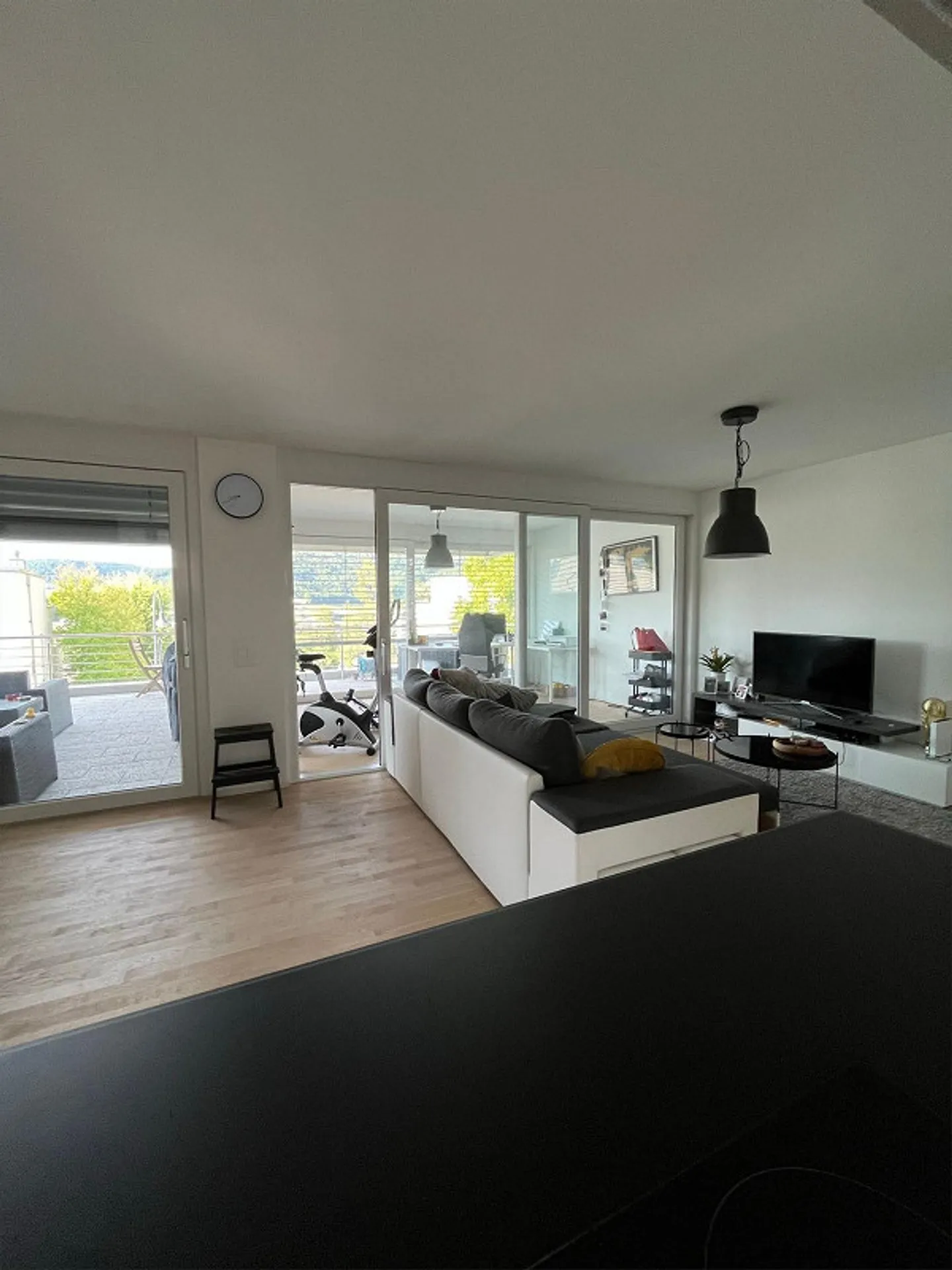 Top 4.5-Room Terrace Apartment with Home Office Area in Prime Location - Photo 9 of 13