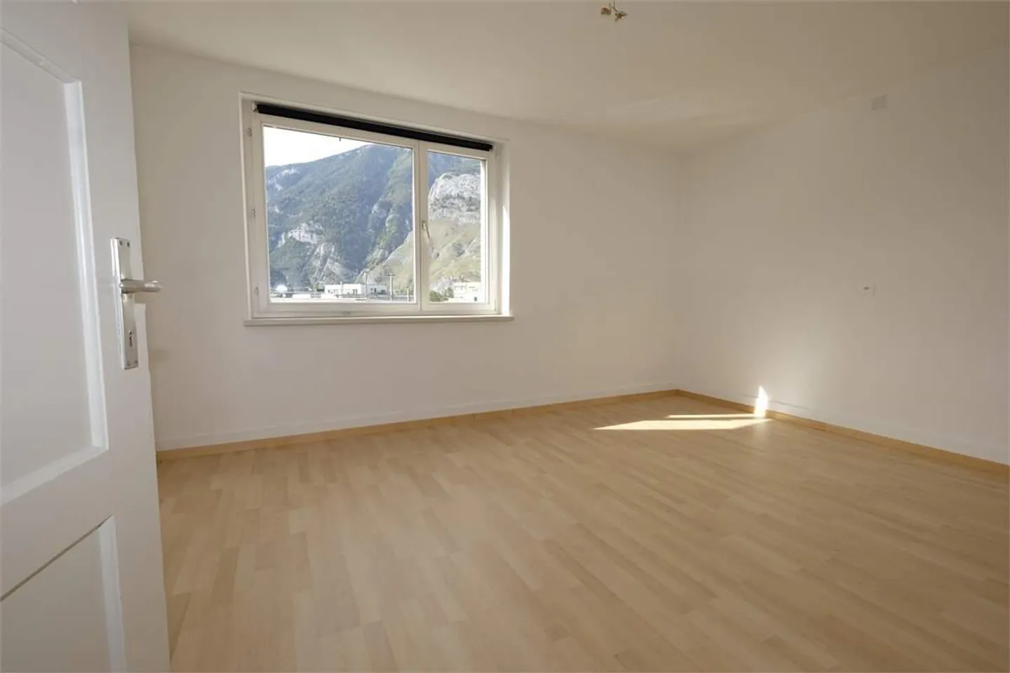 Appartement lumineux de 4,5 pièces - Photo 3 sur 11