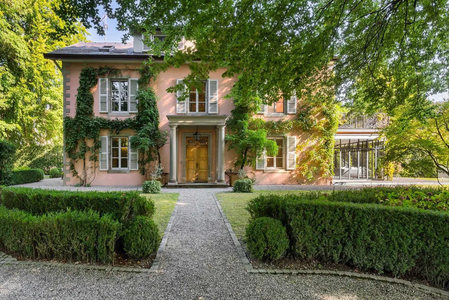 Exceptional property a stone's throw from Lake Geneva - Photo 11 of 13