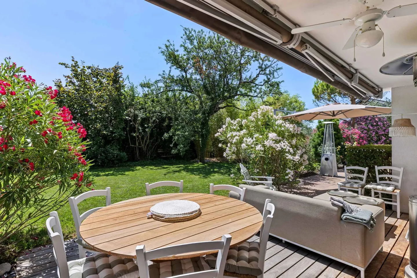 Cardis Immobilier Exclusivity - A touch of Provence at the gates of Lake Geneva - Photo 9 of 10