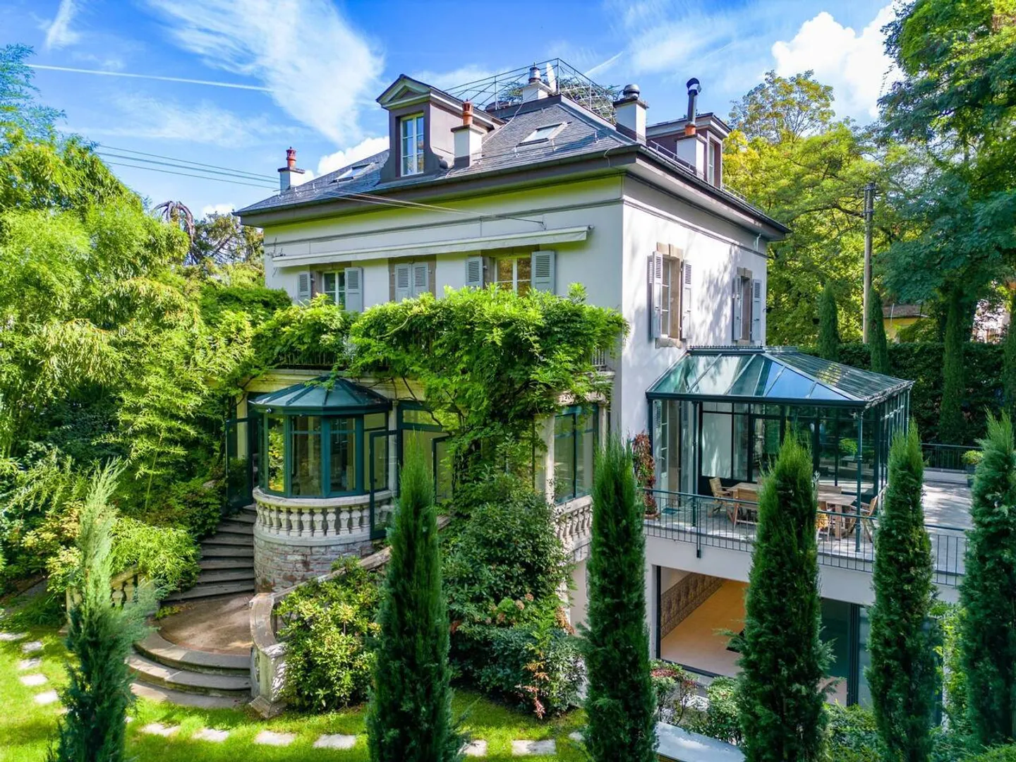 Sublime Townhouse in a Green Environment - Photo 1 of 8