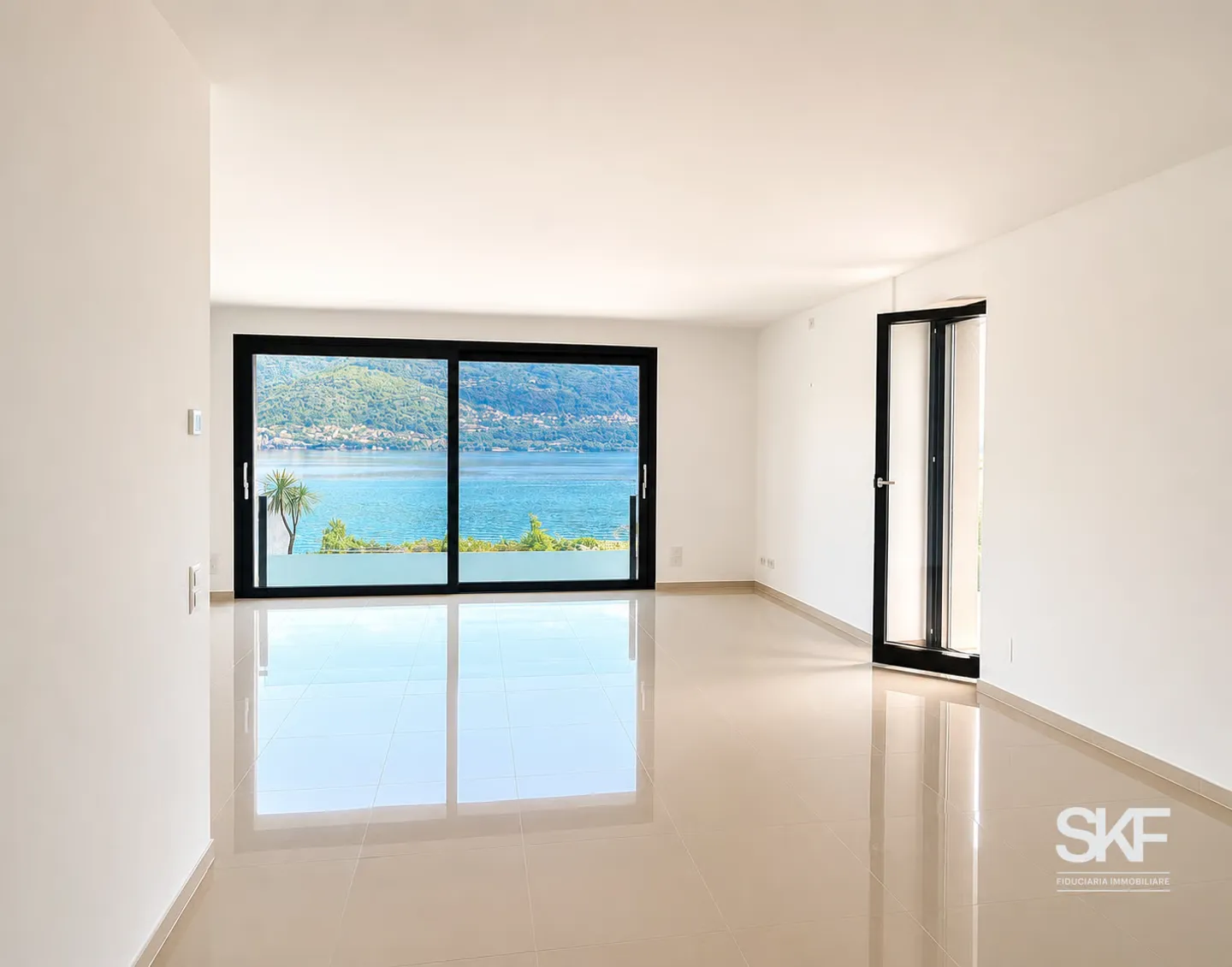BRISSAGO - FOR SALE BRIGHT 3.5 WITH WONDERFUL LAKE VIEW - Photo 1 of 12