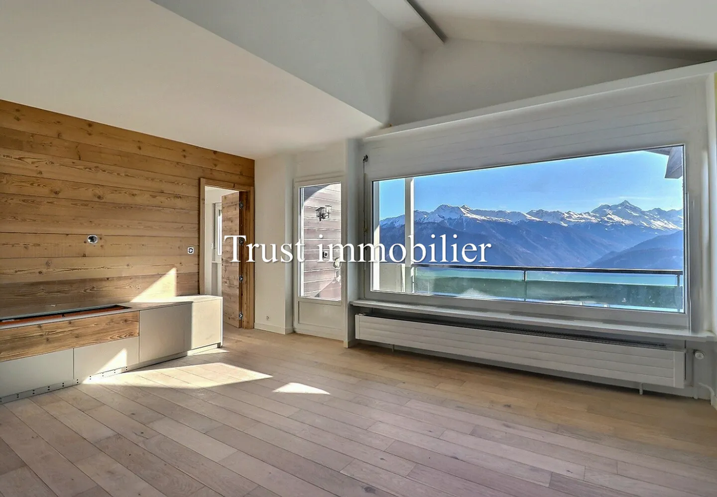 Dachgeschosswohnung in der Nähe des Zentrums von Montana - Foto 5 von 20